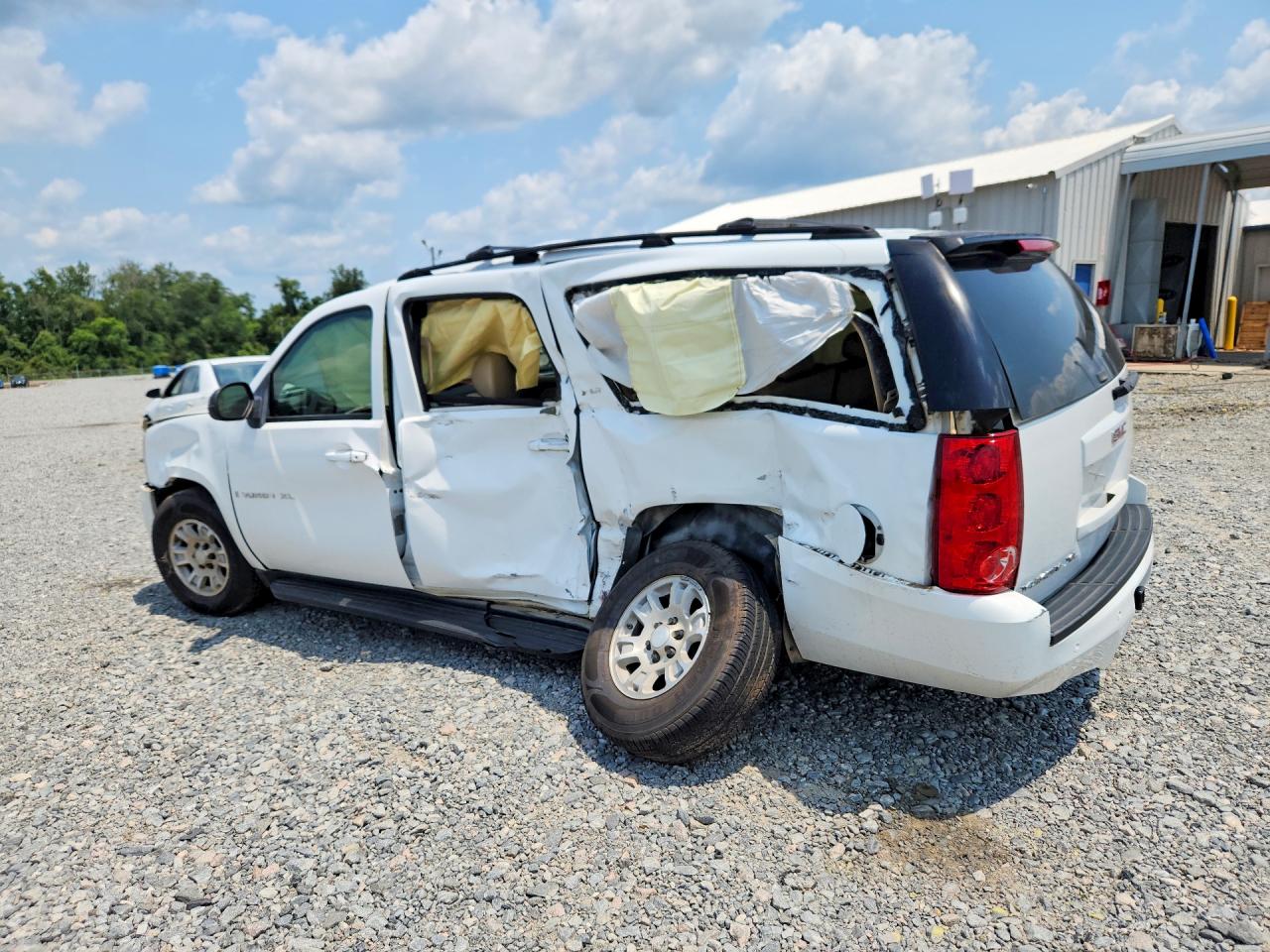 2007 Gmc Yukon Xl C1500 White vin: 1GKFC16J47J167185