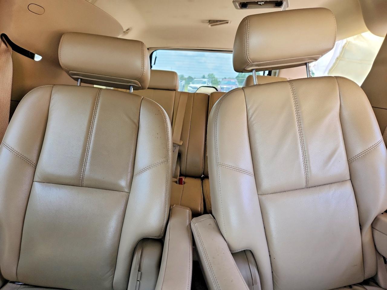 2007 Gmc Yukon Xl C1500 White vin: 1GKFC16J47J167185