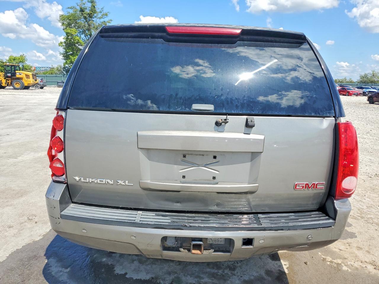 2008 Gmc Yukon Xl C1500 Silver vin: 1GKFC16J68R202554