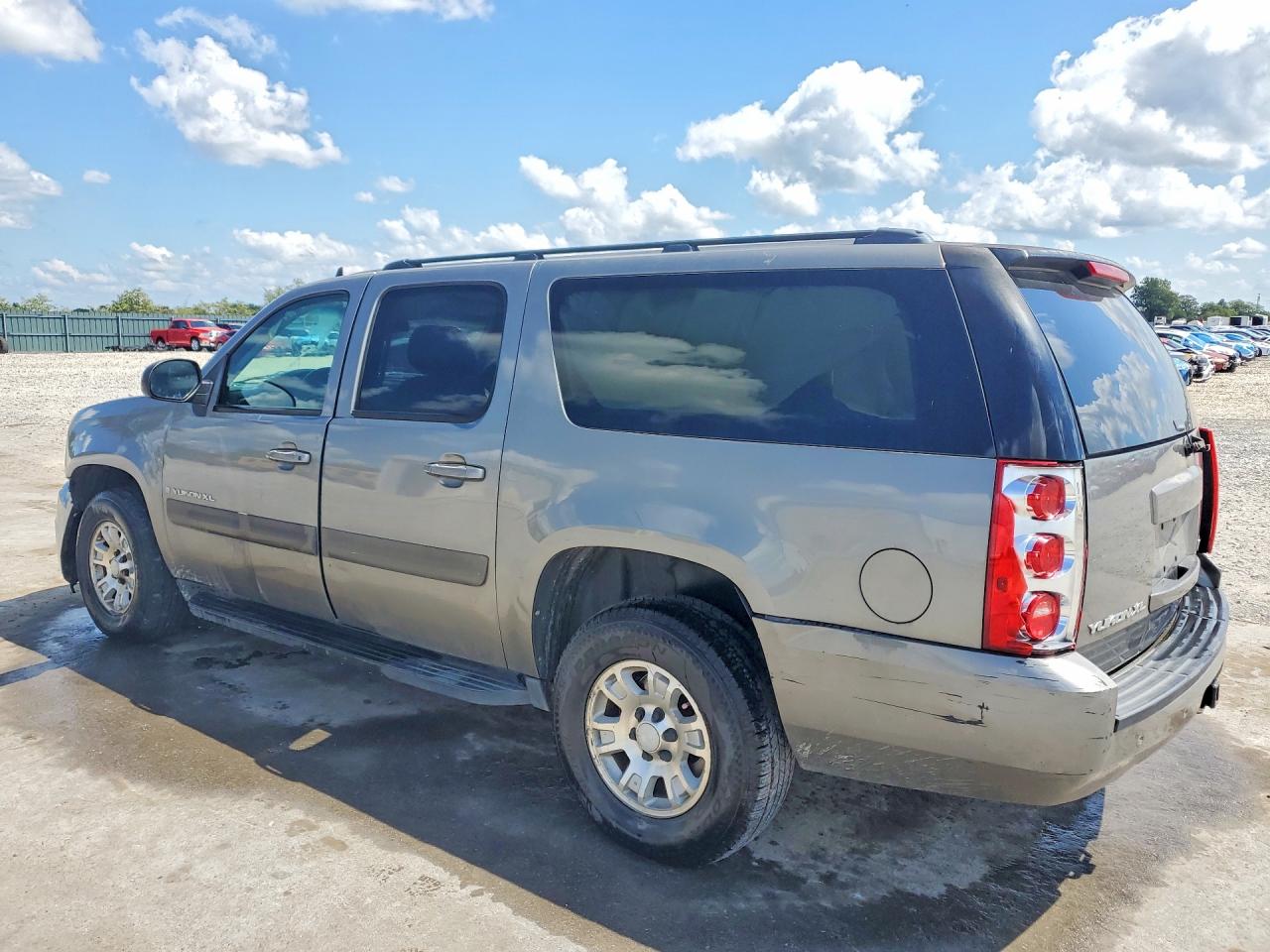 2008 Gmc Yukon Xl C1500 Silver vin: 1GKFC16J68R202554