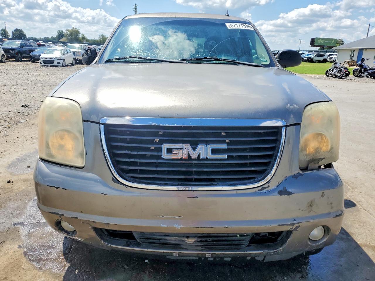 2008 Gmc Yukon Xl C1500 Silver vin: 1GKFC16J68R202554