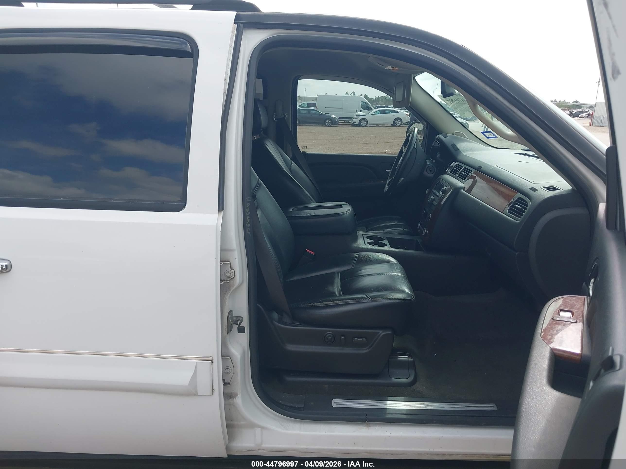 2007 Gmc Yukon Xl 1500 Slt White vin: 1GKFC16J87J207512