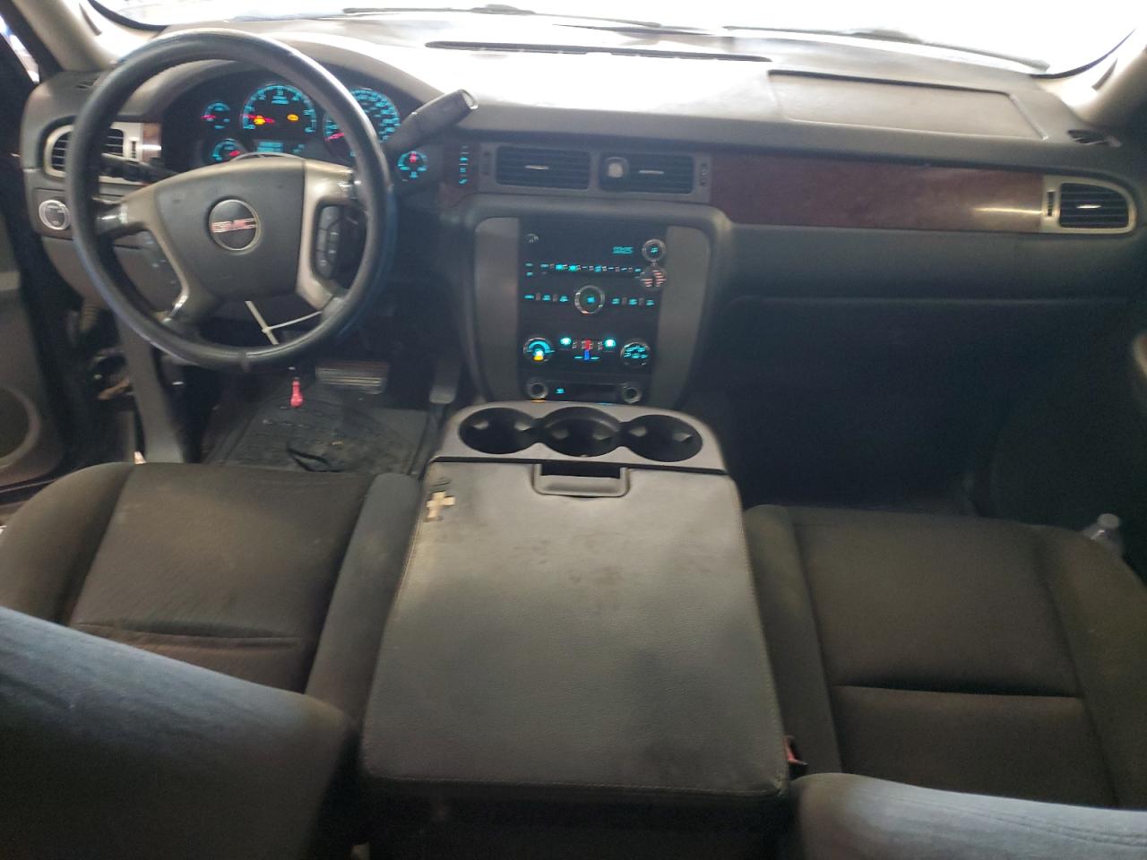2009 Gmc Yukon Sle Blue vin: 1GKFC23C99R162595 Damage: Center Console, Torn, 5 To 6 Inches