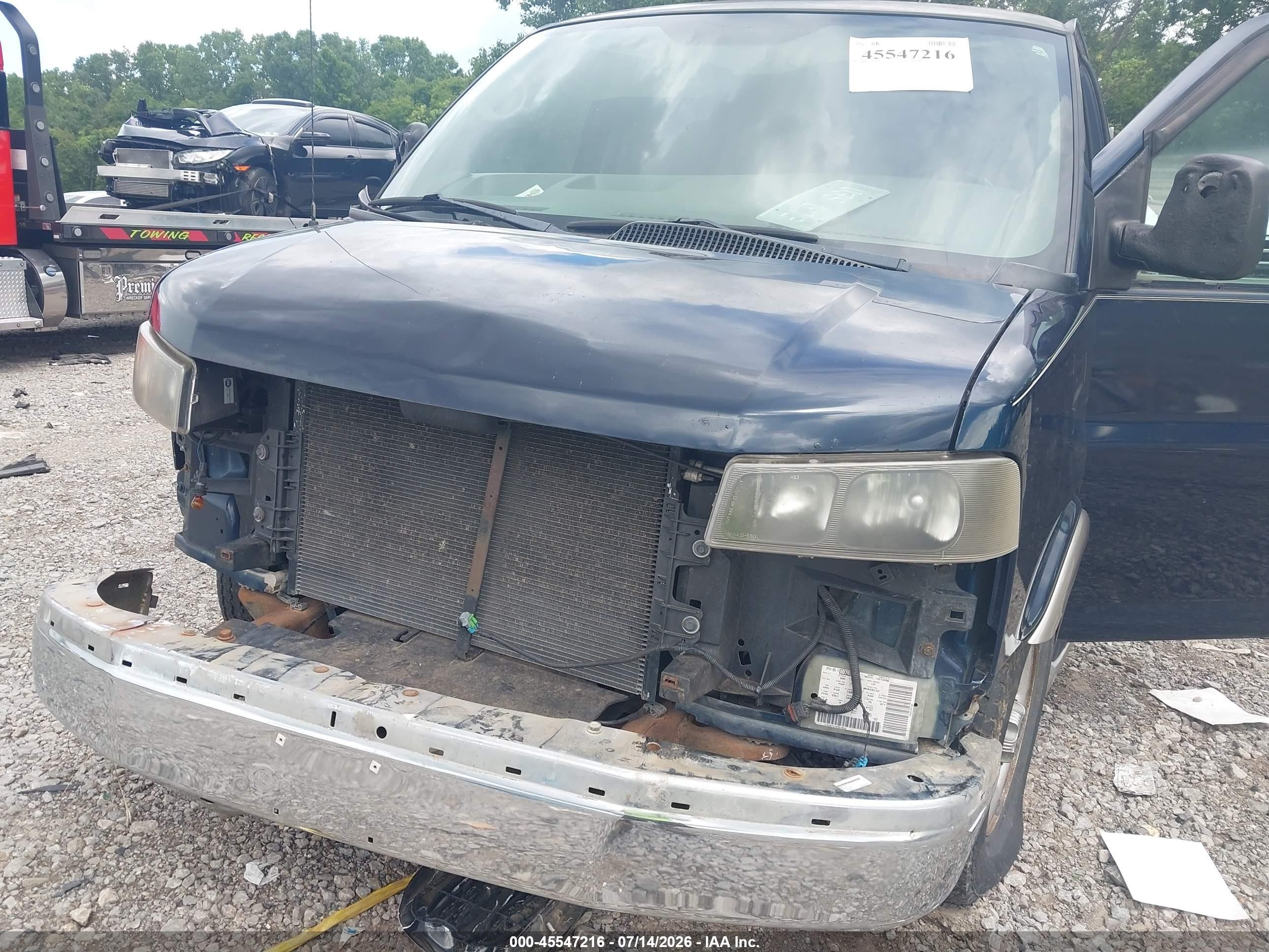 2005 Gmc Savana Passenger Standard Blue vin: 1GKFG15T451107721