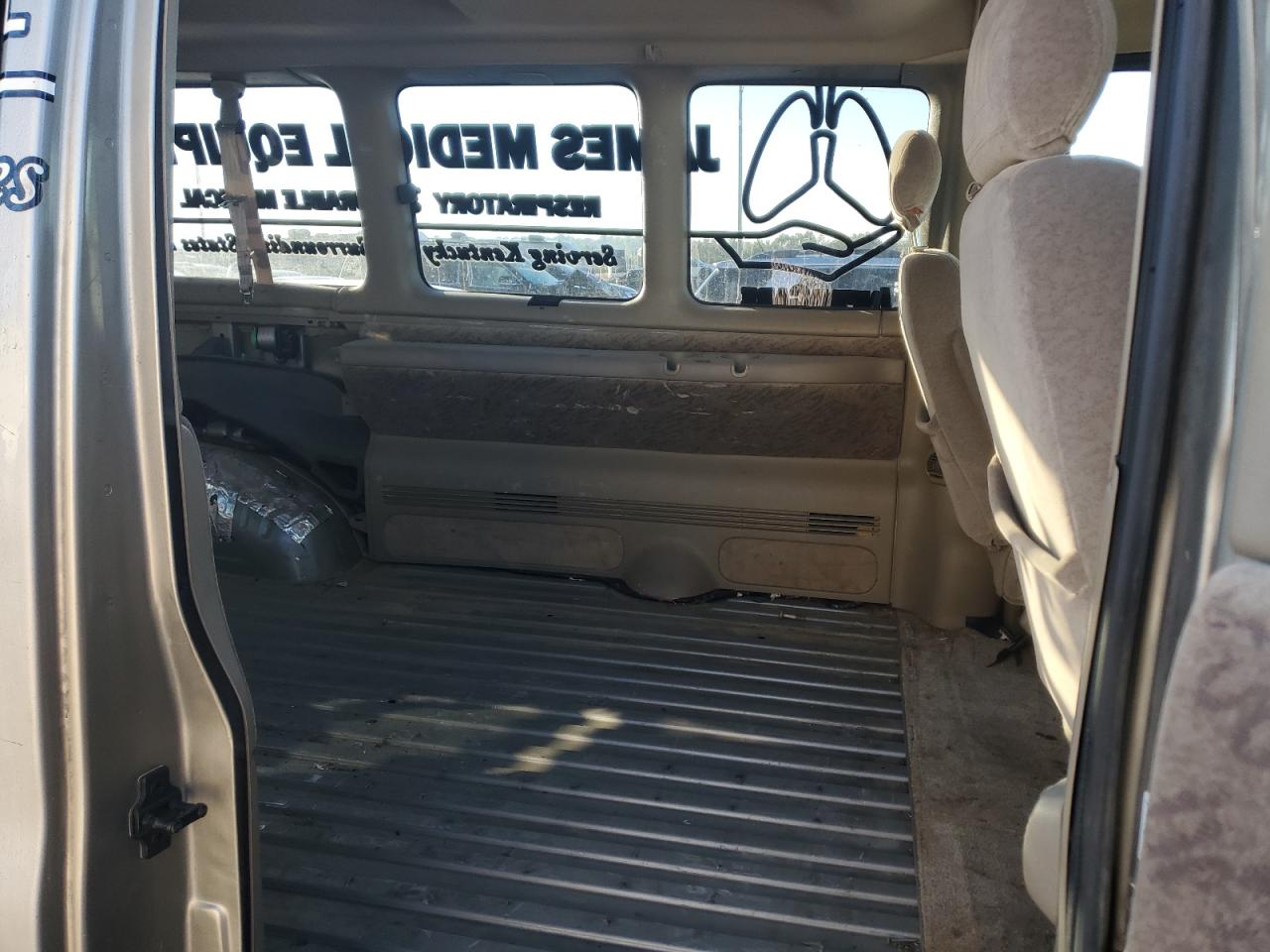2002 Gmc Savana G1500 Luxury Tan vin: 1GKFG65R721144131