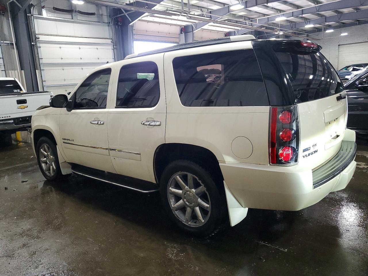 2009 Gmc Yukon Denali Белый vin: 1GKFK03289R220601