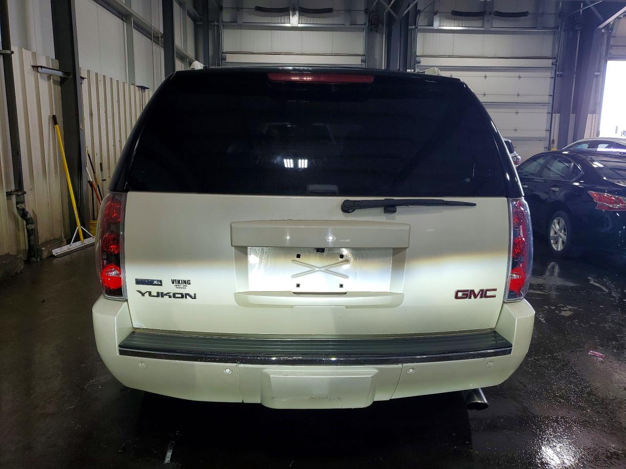 2009 Gmc Yukon Denali Белый vin: 1GKFK03289R220601