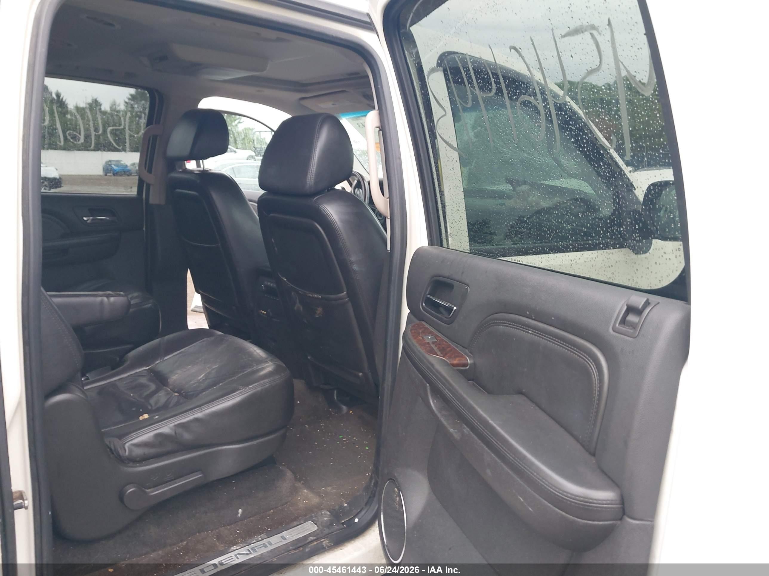 2009 Gmc Yukon Xl Denali Denali White vin: 1GKFK06209R177867