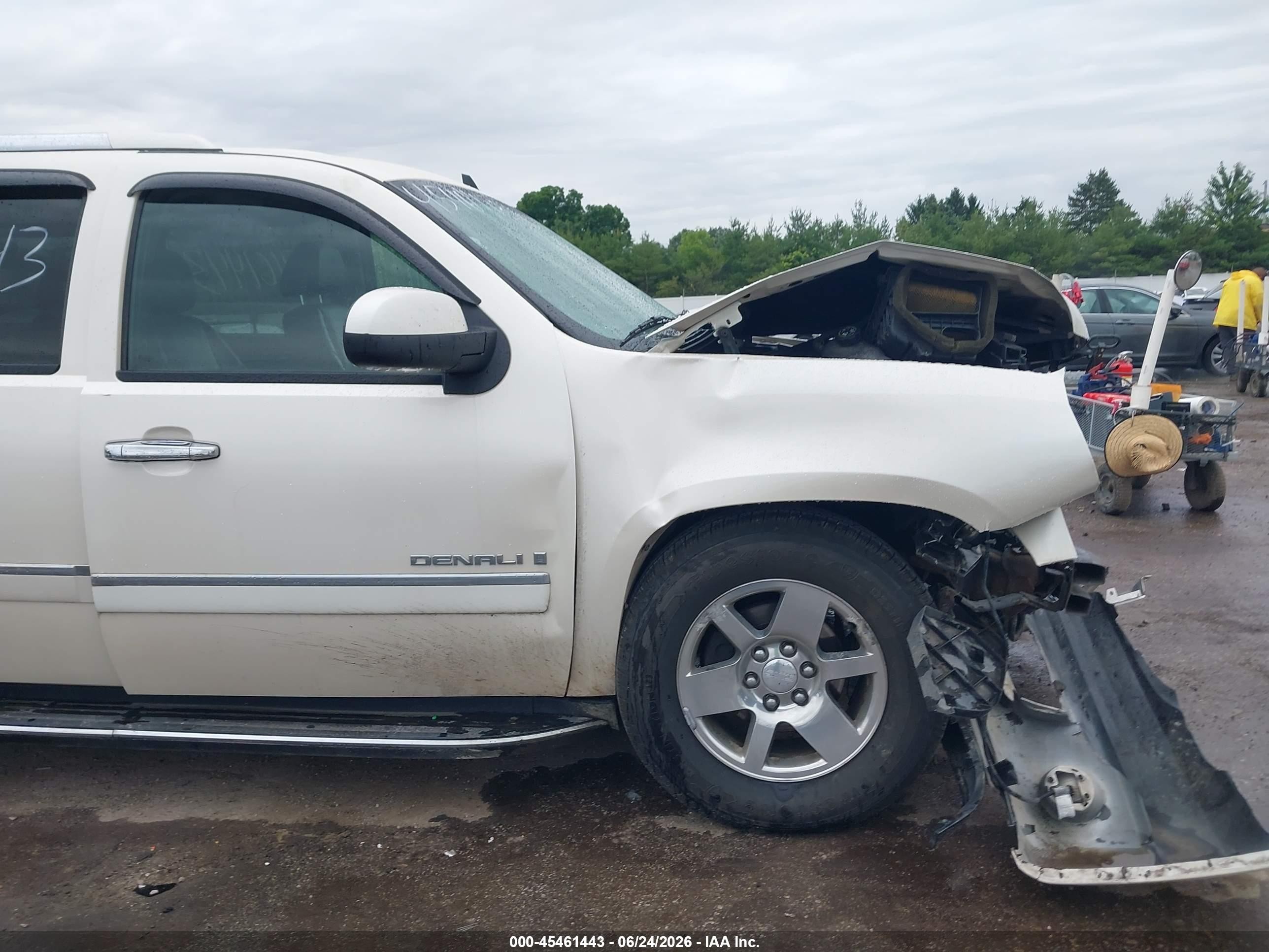 2009 Gmc Yukon Xl Denali Denali White vin: 1GKFK06209R177867