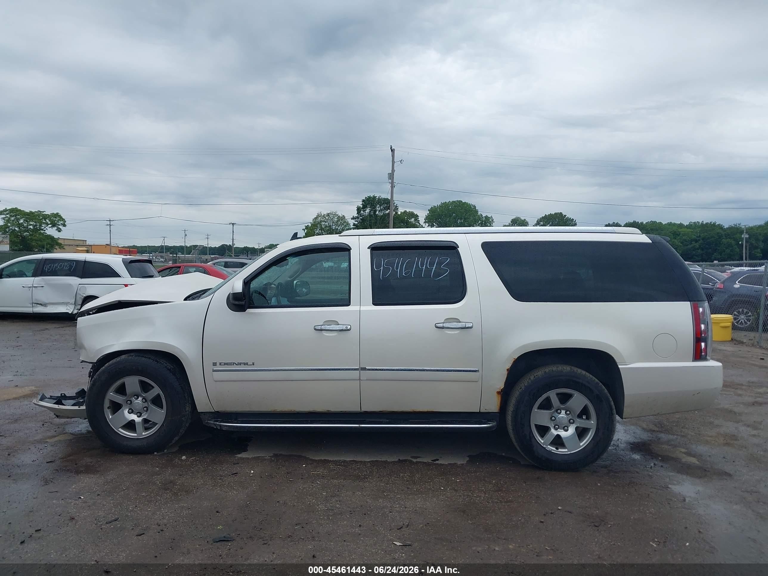 2009 Gmc Yukon Xl Denali Denali White vin: 1GKFK06209R177867