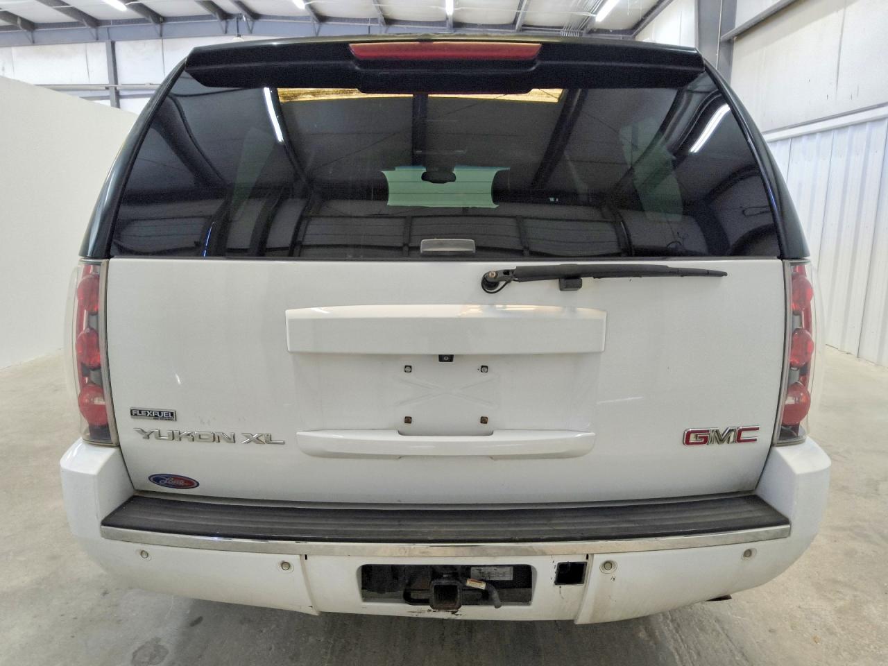 2009 Gmc Yukon Xl Denali White vin: 1GKFK06219J112962