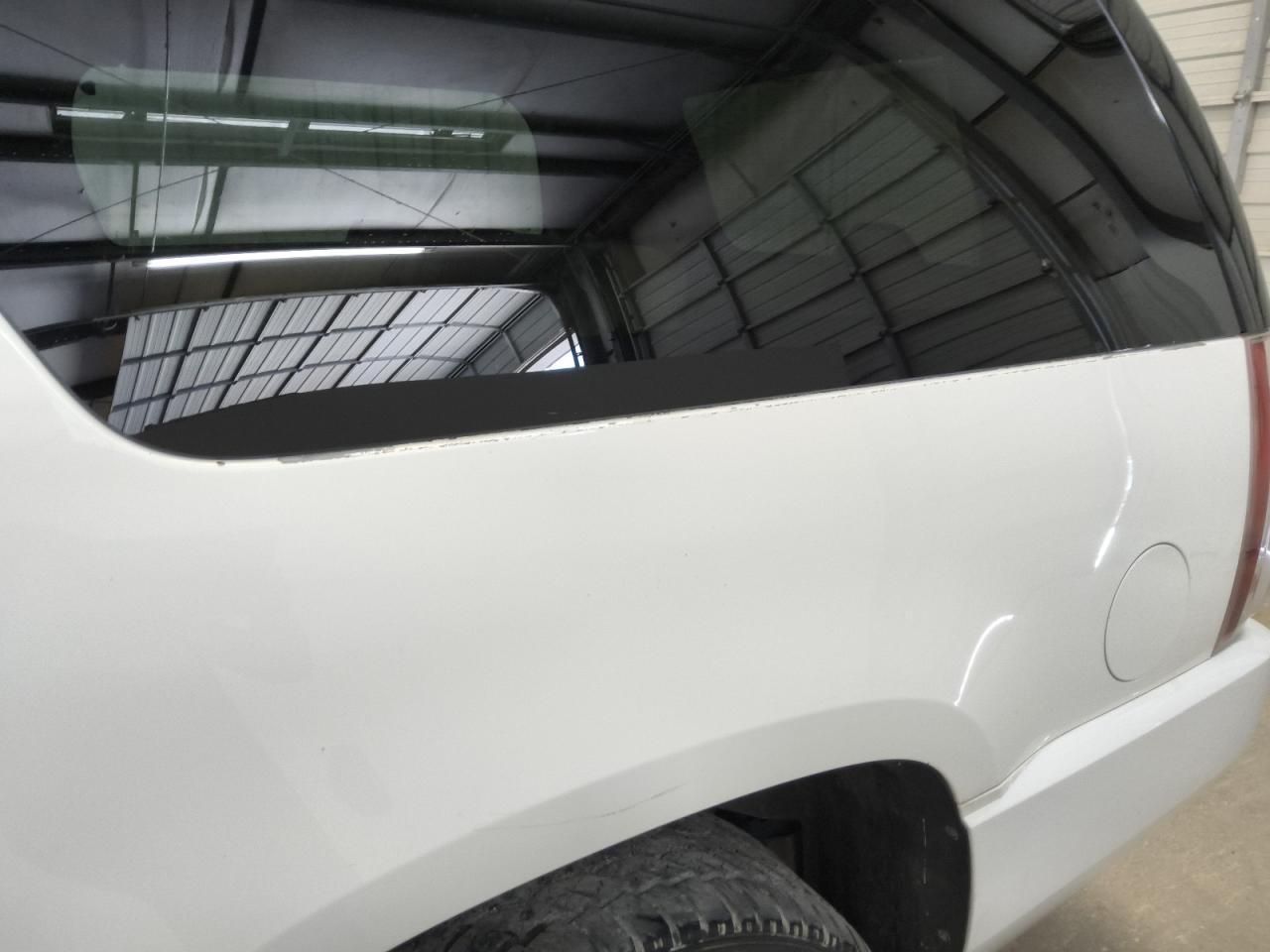 2009 Gmc Yukon Xl Denali White vin: 1GKFK06219J112962 Damage: Left Qtr Panel, Chipped, 4