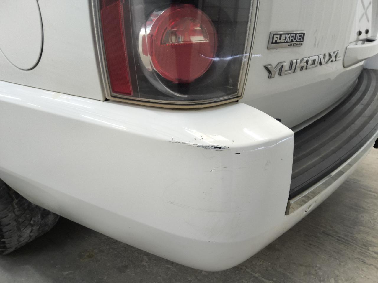 2009 Gmc Yukon Xl Denali White vin: 1GKFK06219J112962 Damage: Rear Bumper, Chipped, 4