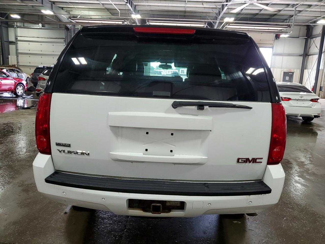 2007 Gmc Yukon White vin: 1GKFK13007J323477