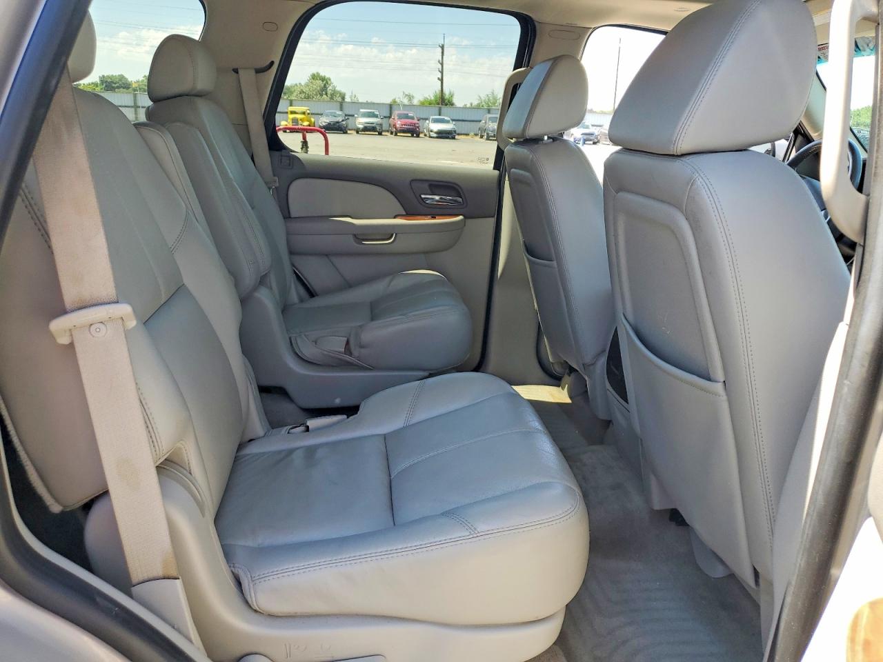 2007 Gmc Yukon Cream vin: 1GKFK13007J393903