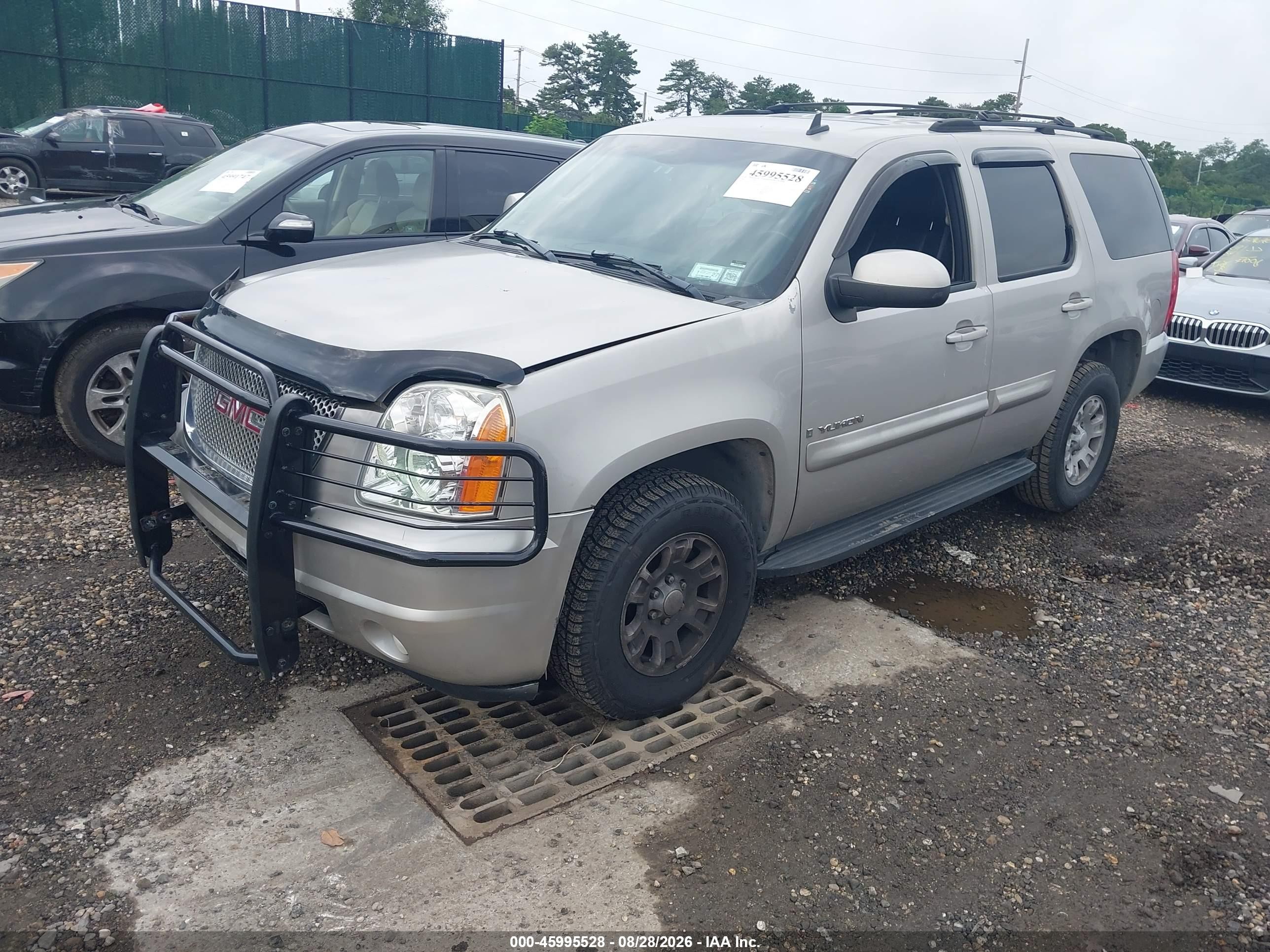 2007 Gmc Yukon Commercial Fleet Silver vin: 1GKFK13017J114460