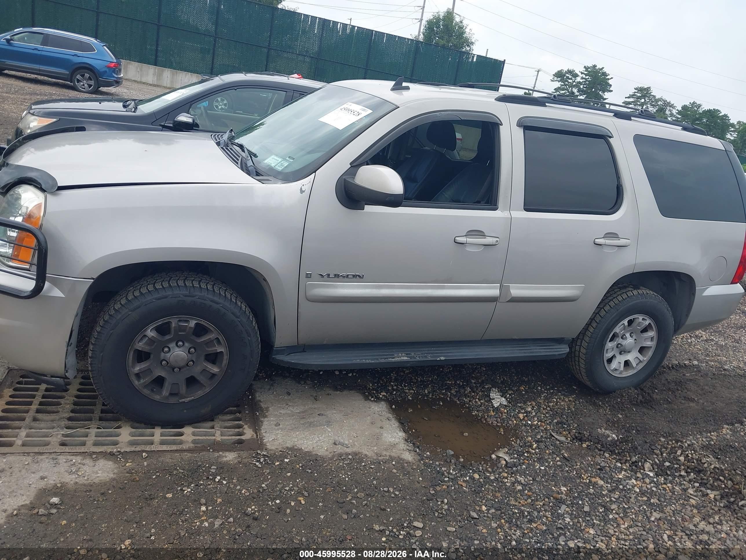 2007 Gmc Yukon Commercial Fleet Silver vin: 1GKFK13017J114460