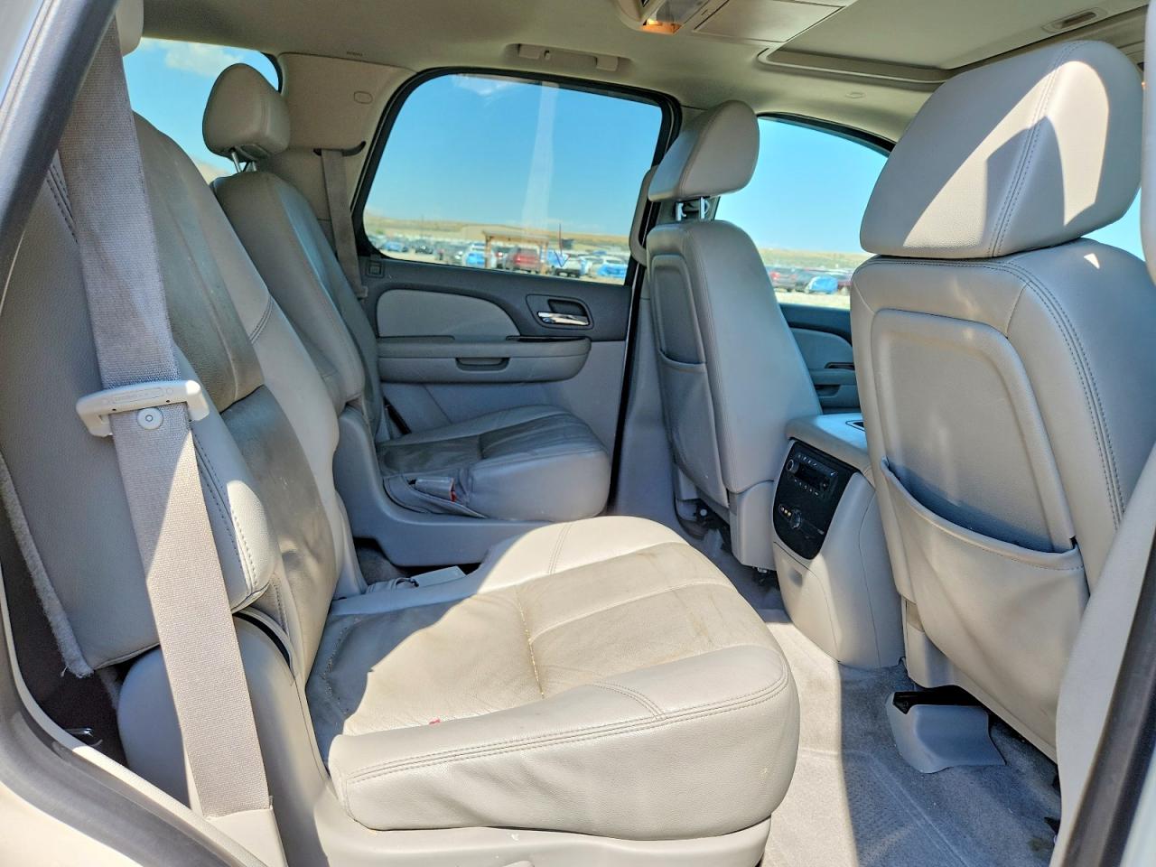 2008 Gmc Yukon White vin: 1GKFK13028R192961