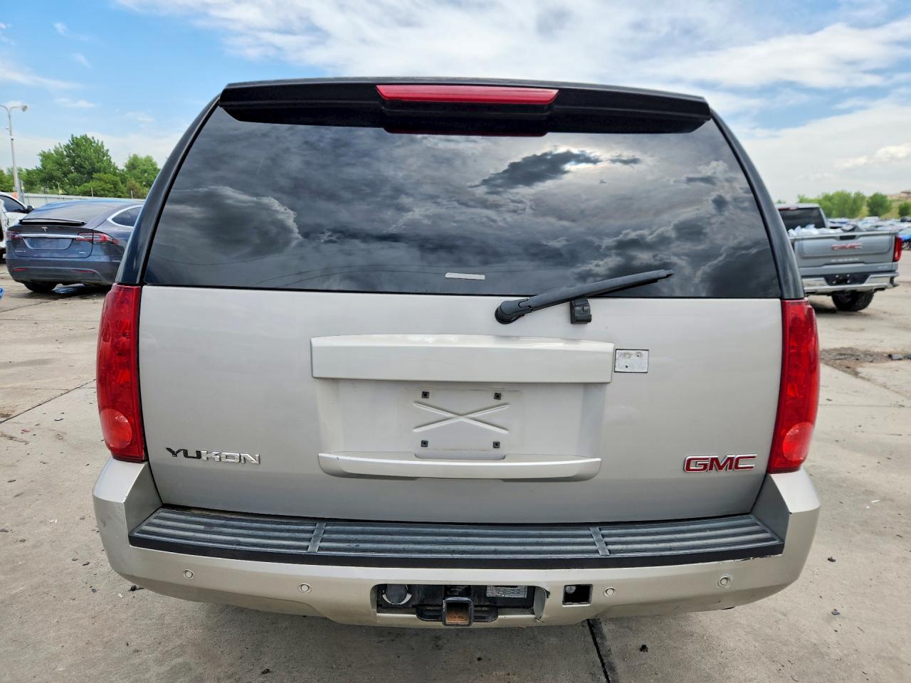 2007 Gmc Yukon Gray vin: 1GKFK13037J132071