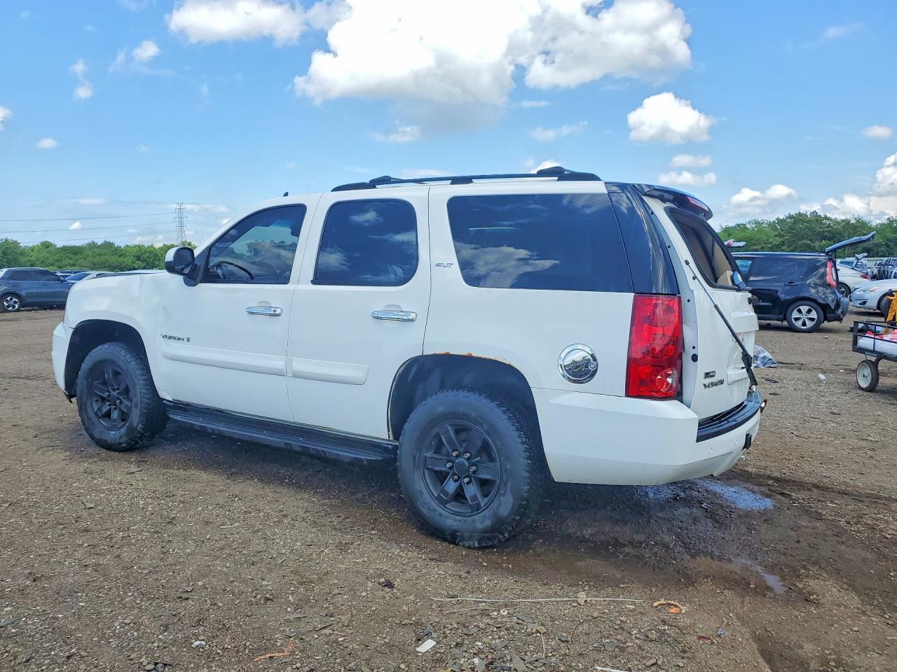 2007 Gmc Yukon White vin: 1GKFK13077R300828