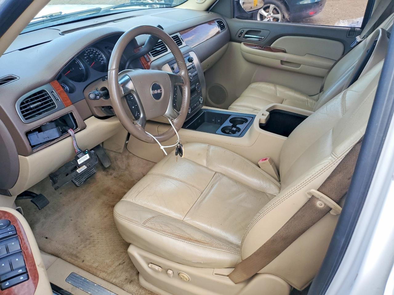 2007 Gmc Yukon White vin: 1GKFK13077R300828