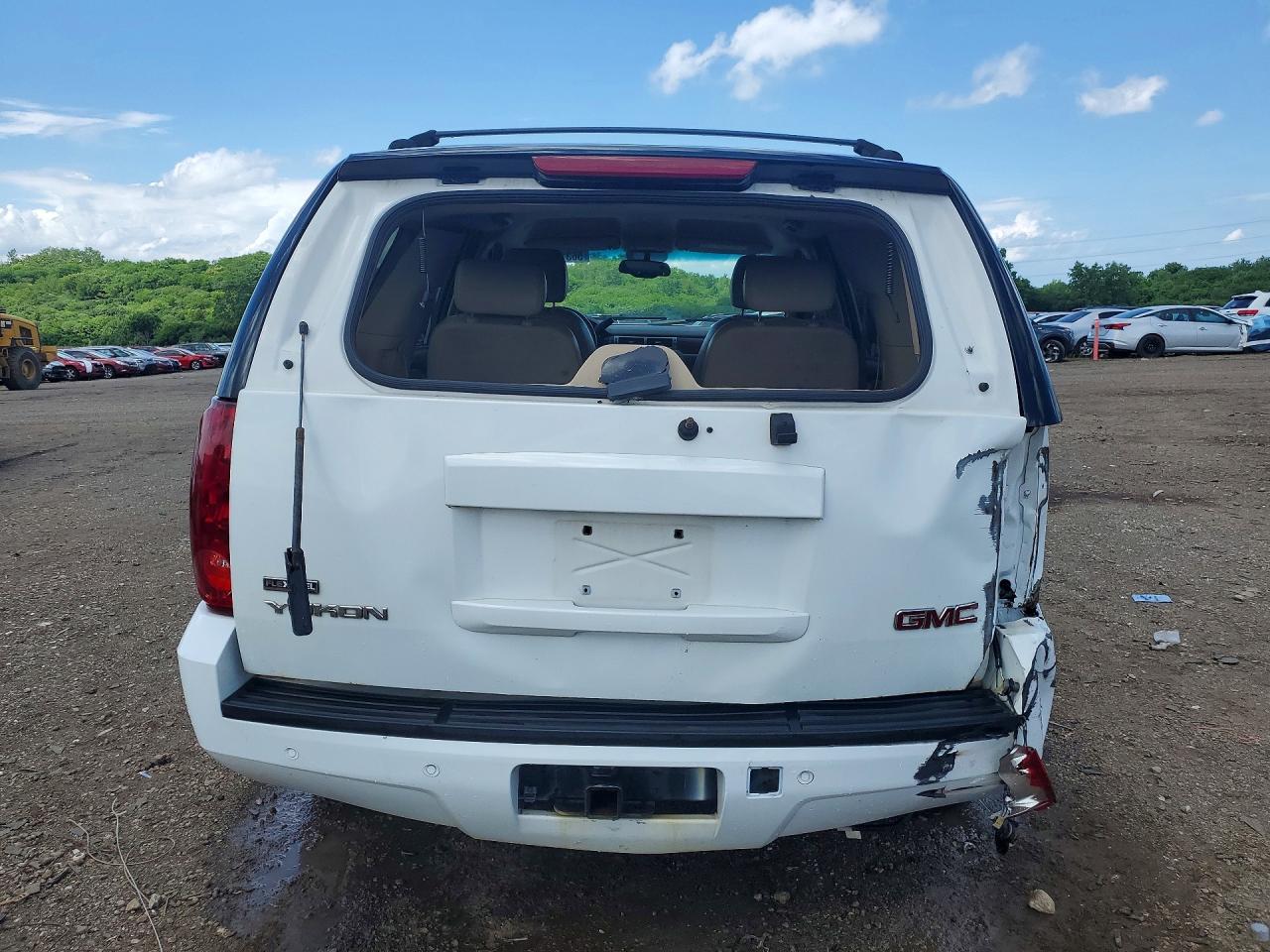 2007 Gmc Yukon White vin: 1GKFK13077R300828