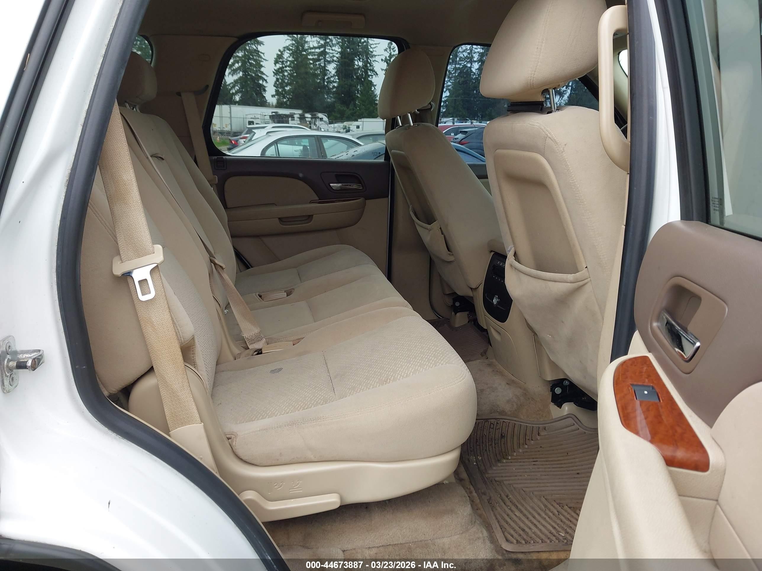 2008 Gmc Yukon Sle White vin: 1GKFK13088J180697
