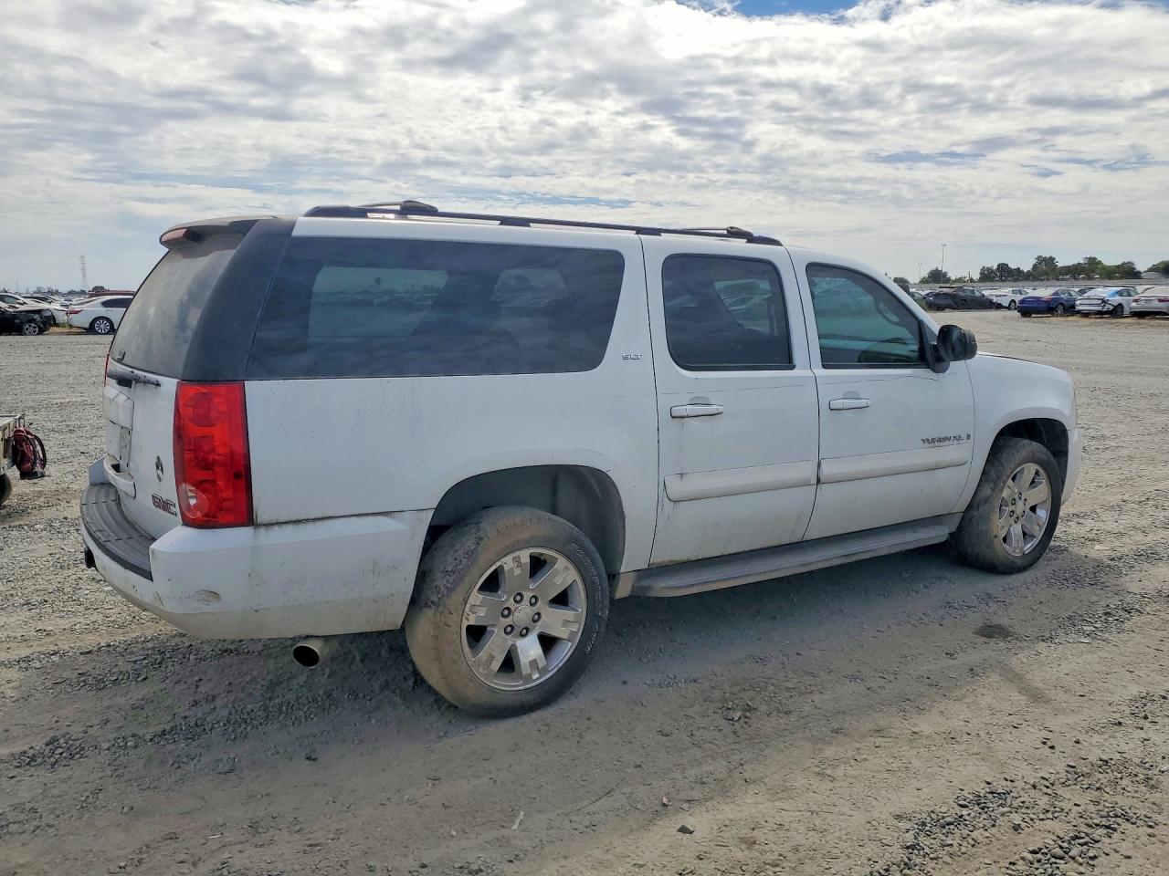 2008 Gmc Yukon Xl K1500 White vin: 1GKFK16338J224028