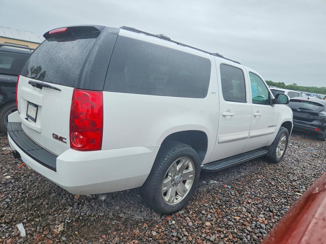2008 Gmc Yukon Xl K1500 White vin: 1GKFK16348R176220