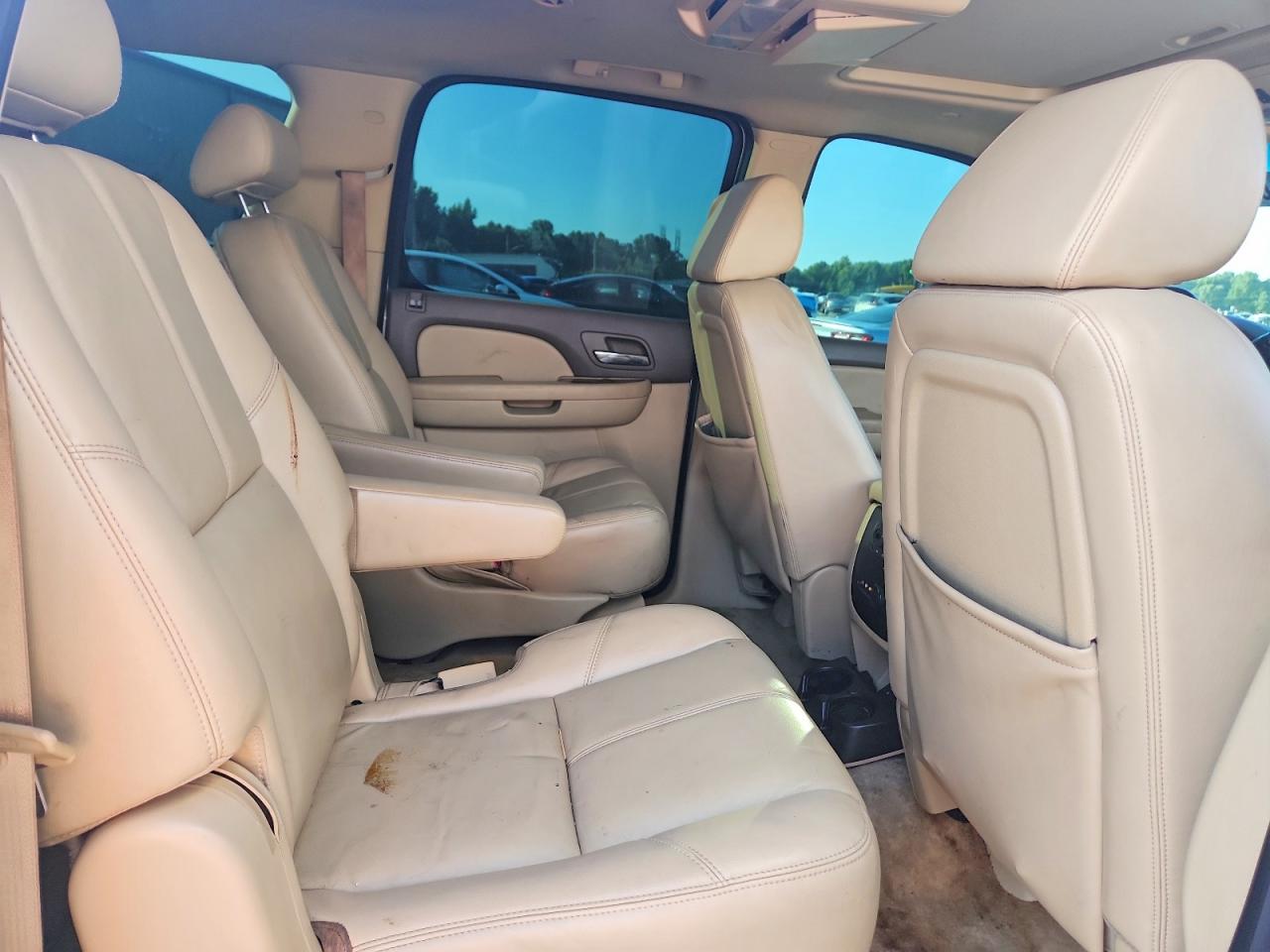 2008 Gmc Yukon Xl K1500 White vin: 1GKFK16358R177540