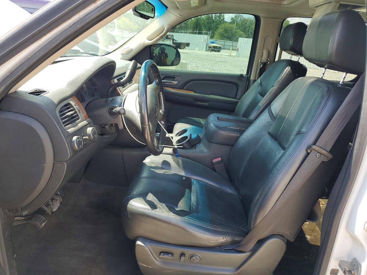 2008 Gmc Yukon Xl K1500 White vin: 1GKFK16378R132566