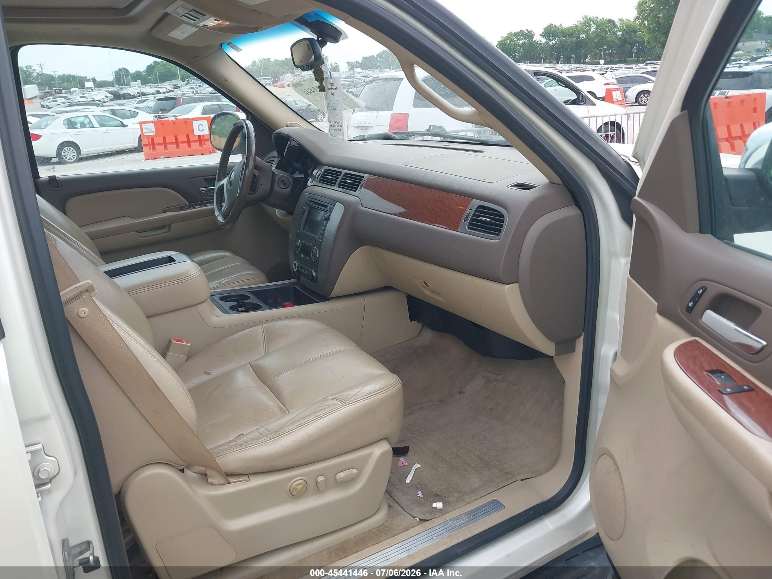 2008 Gmc Yukon Xl 1500 Slt Белый vin: 1GKFK16378R194467