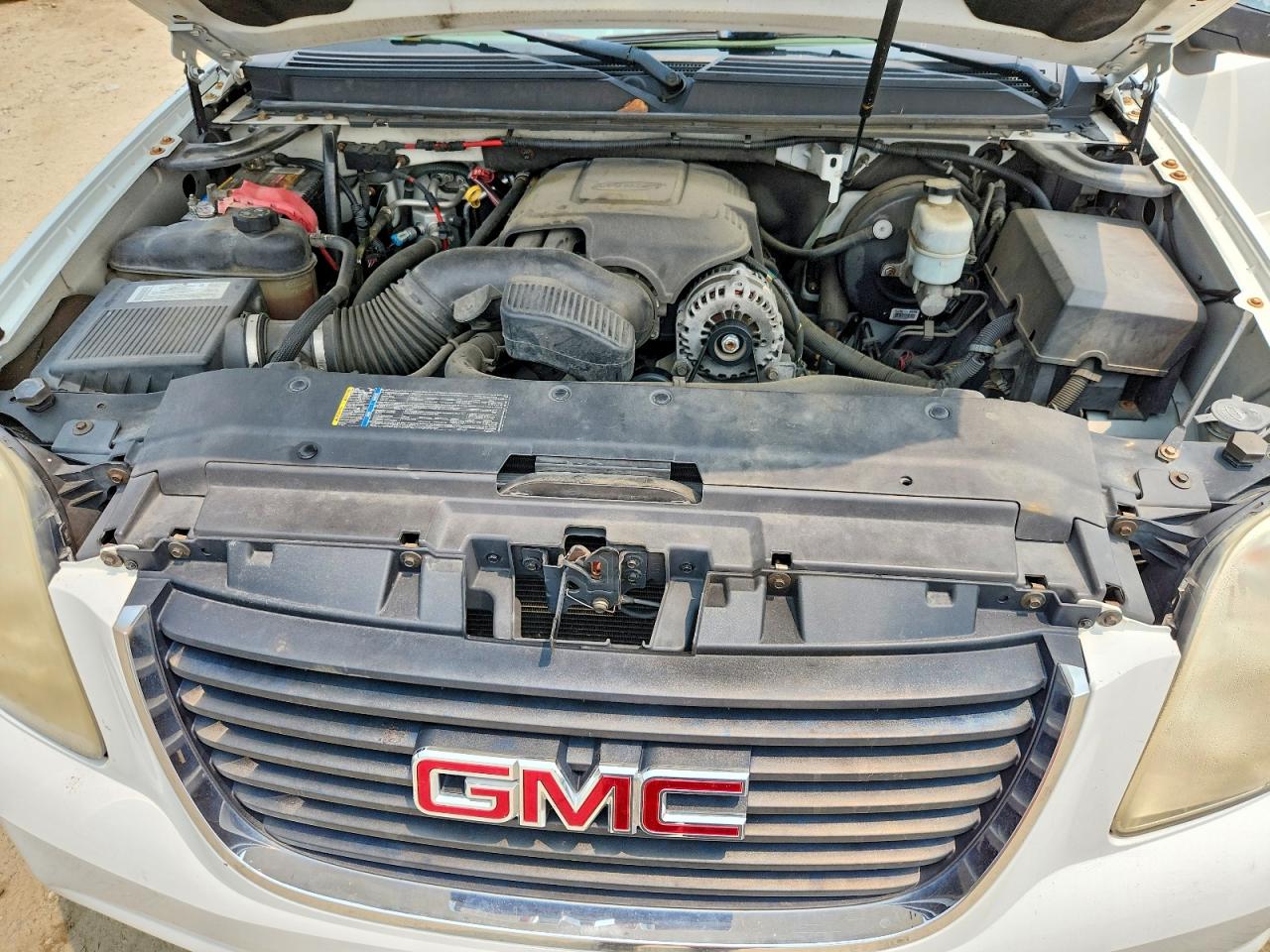 2008 Gmc Yukon Xl K1500 Белый vin: 1GKFK16398J106968