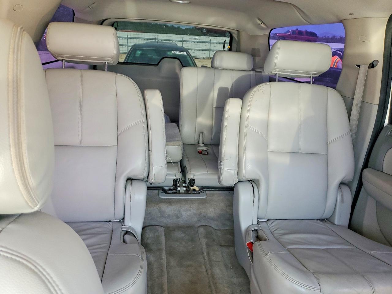 2008 Gmc Yukon Xl K1500 White vin: 1GKFK16398R214007