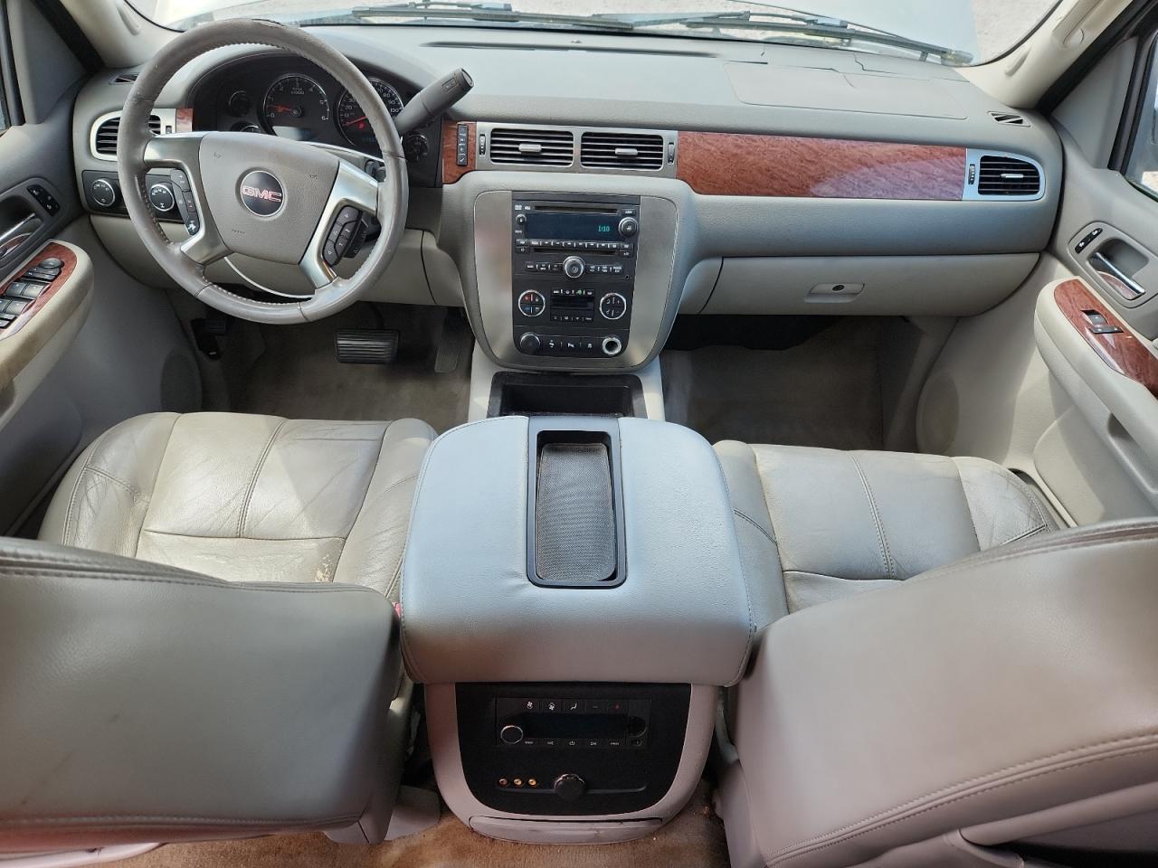 2007 Gmc Yukon Xl K1500 Cream vin: 1GKFK163X7J206950 Damage: Dash, Broken, Replacement Required