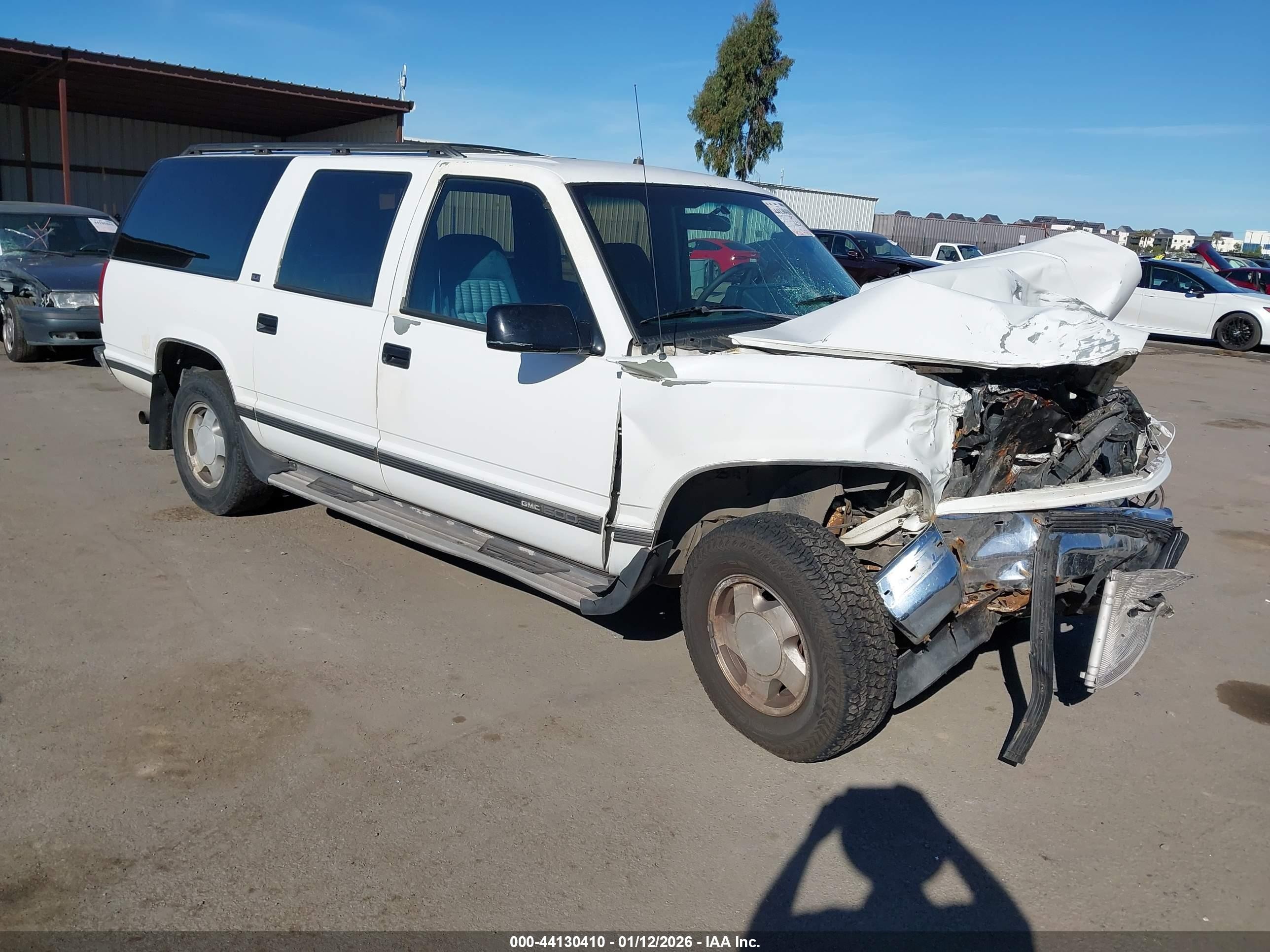 1993 Gmc Suburban K1500 White vin: 1GKFK16K0PJ725870