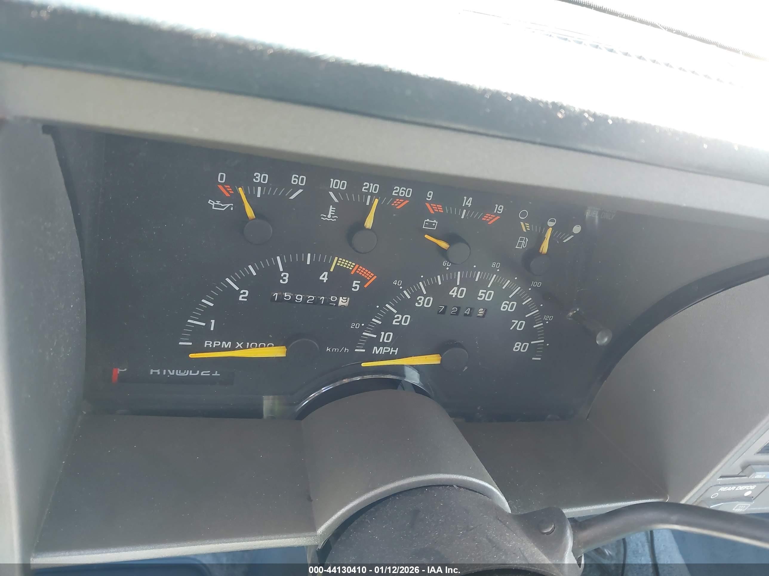 1993 Gmc Suburban K1500 White vin: 1GKFK16K0PJ725870
