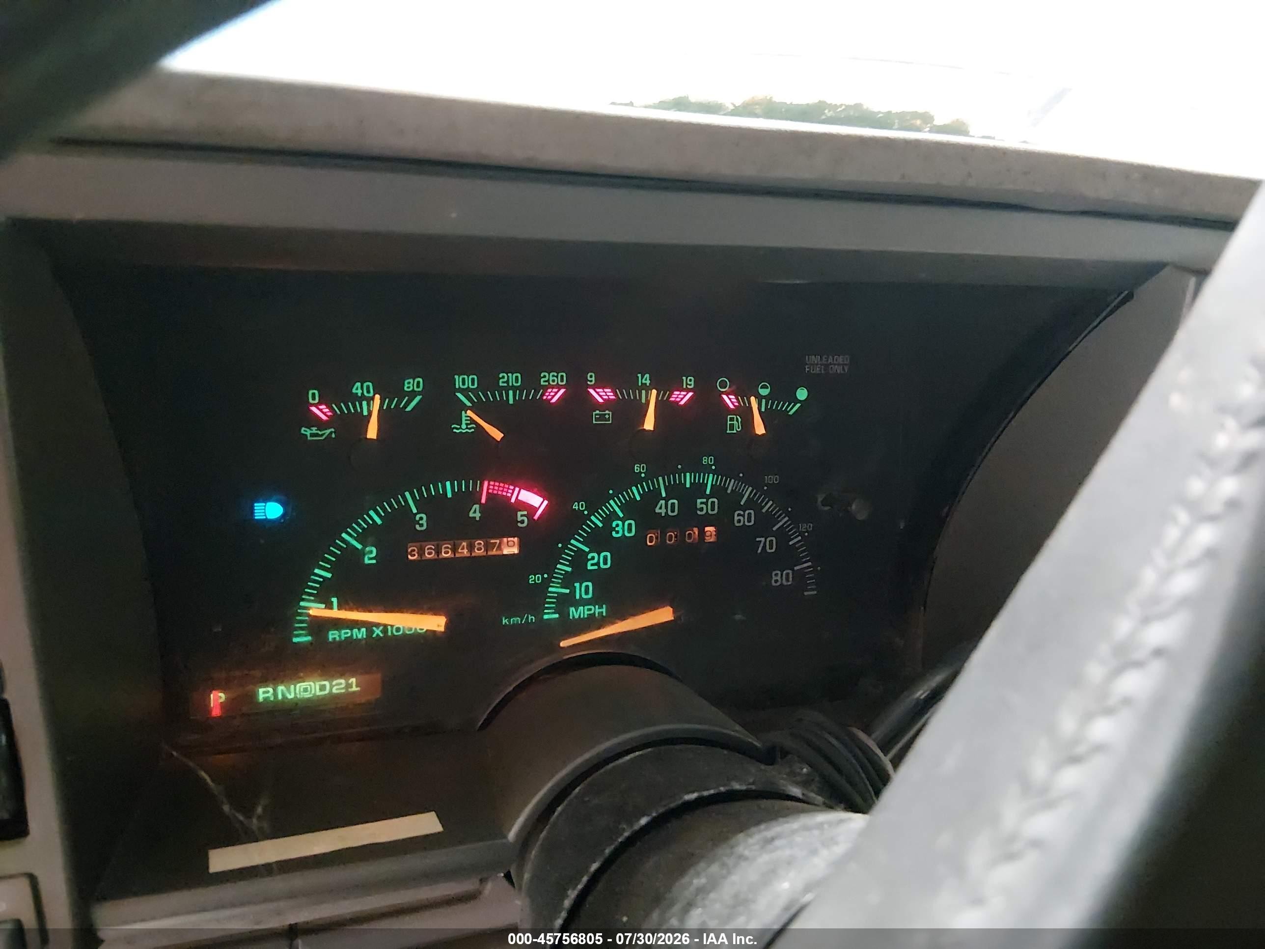 1994 Gmc Suburban K1500 Серебряный vin: 1GKFK16K9RJ767019