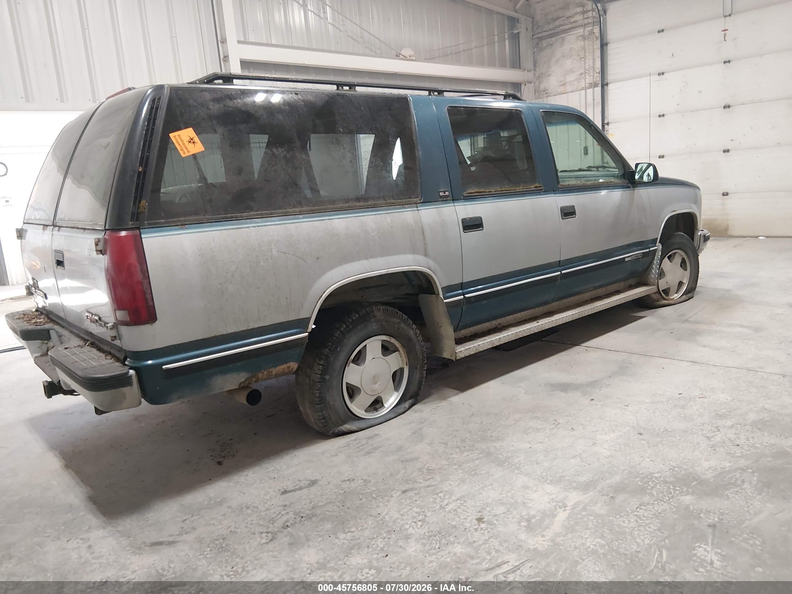 1994 Gmc Suburban K1500 Серебряный vin: 1GKFK16K9RJ767019
