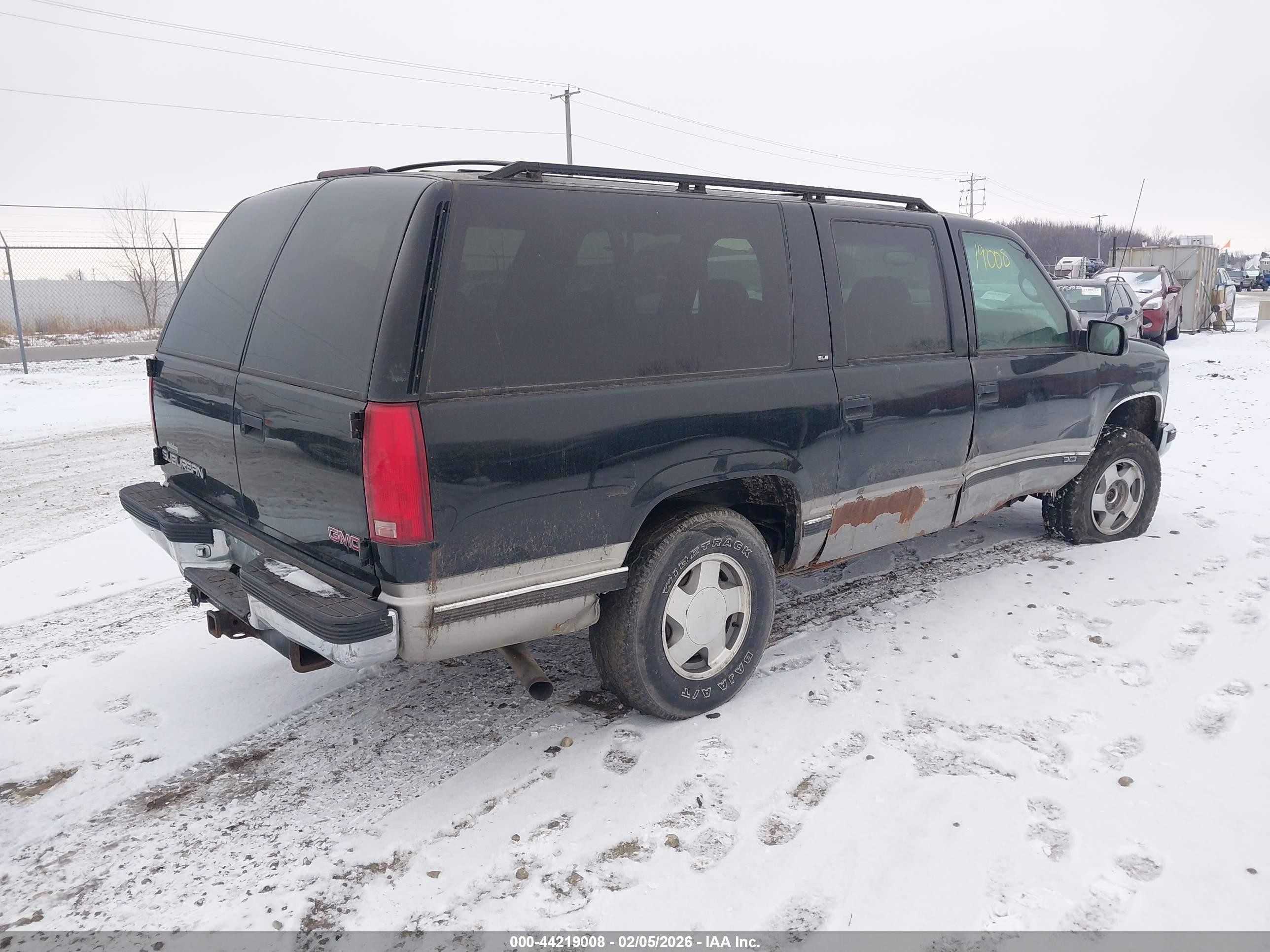 1998 Gmc Suburban 1500 Sl Черный vin: 1GKFK16R4WJ708050