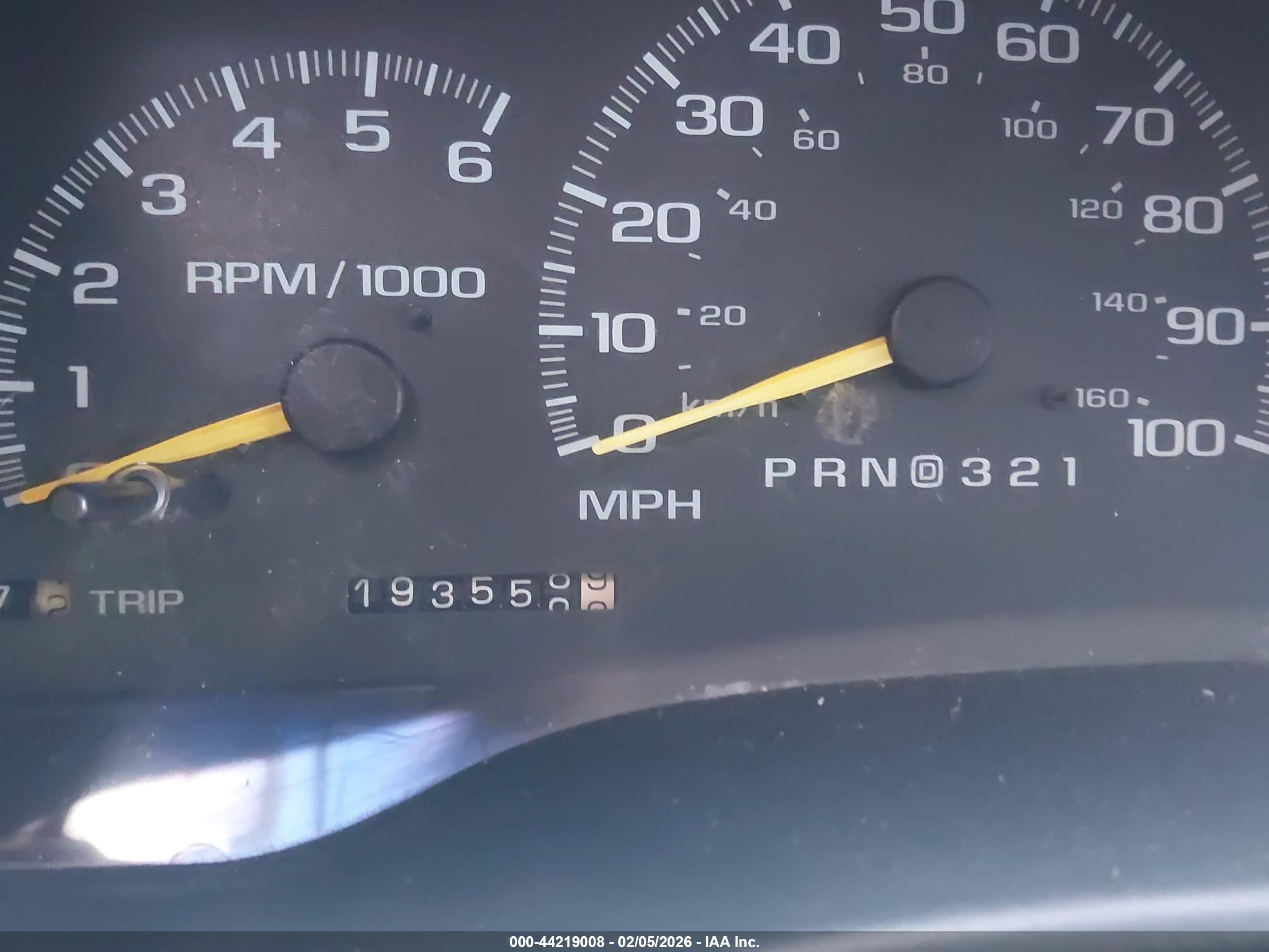 1998 Gmc Suburban 1500 Sl Черный vin: 1GKFK16R4WJ708050