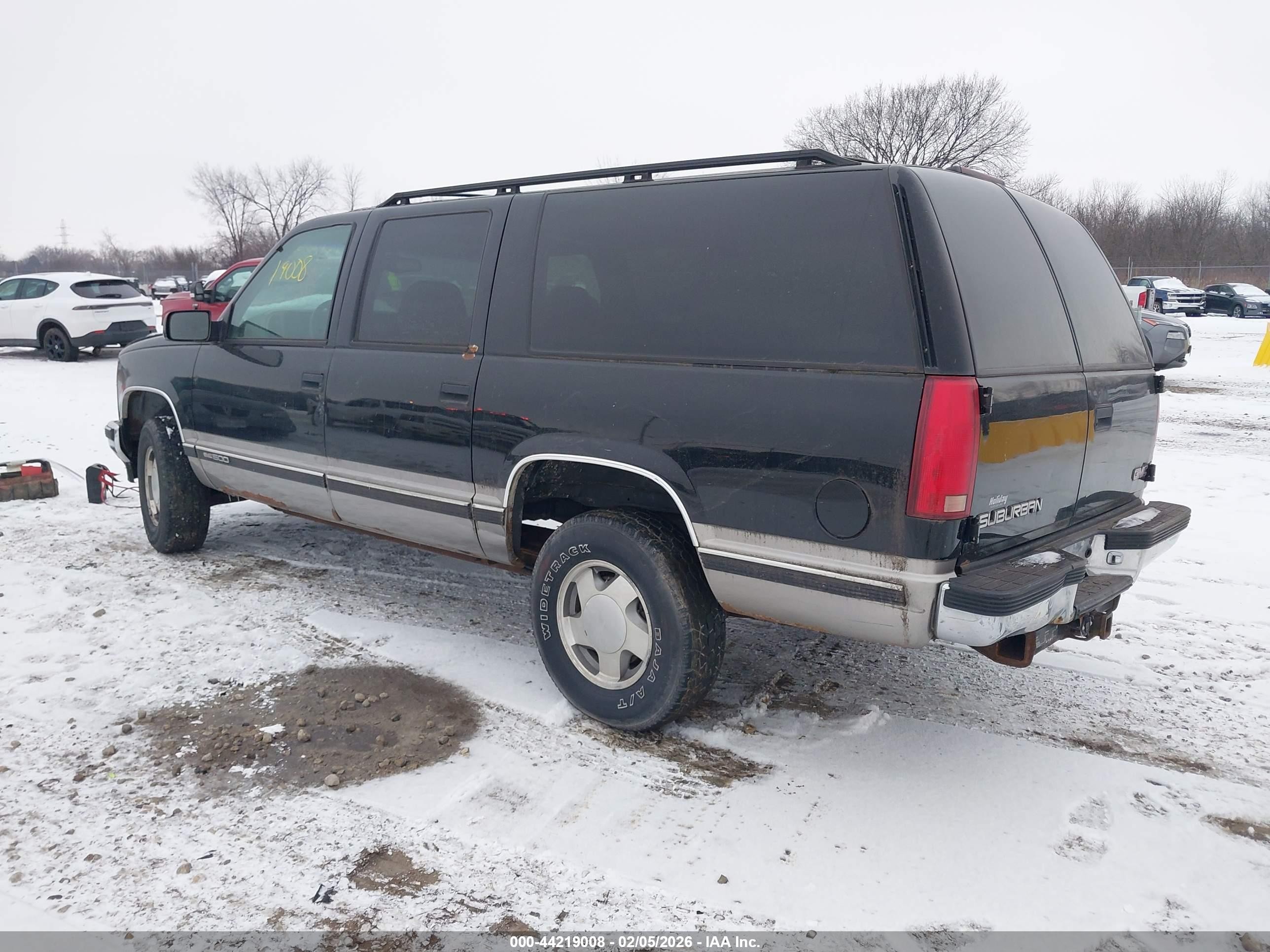 1998 Gmc Suburban 1500 Sl Черный vin: 1GKFK16R4WJ708050