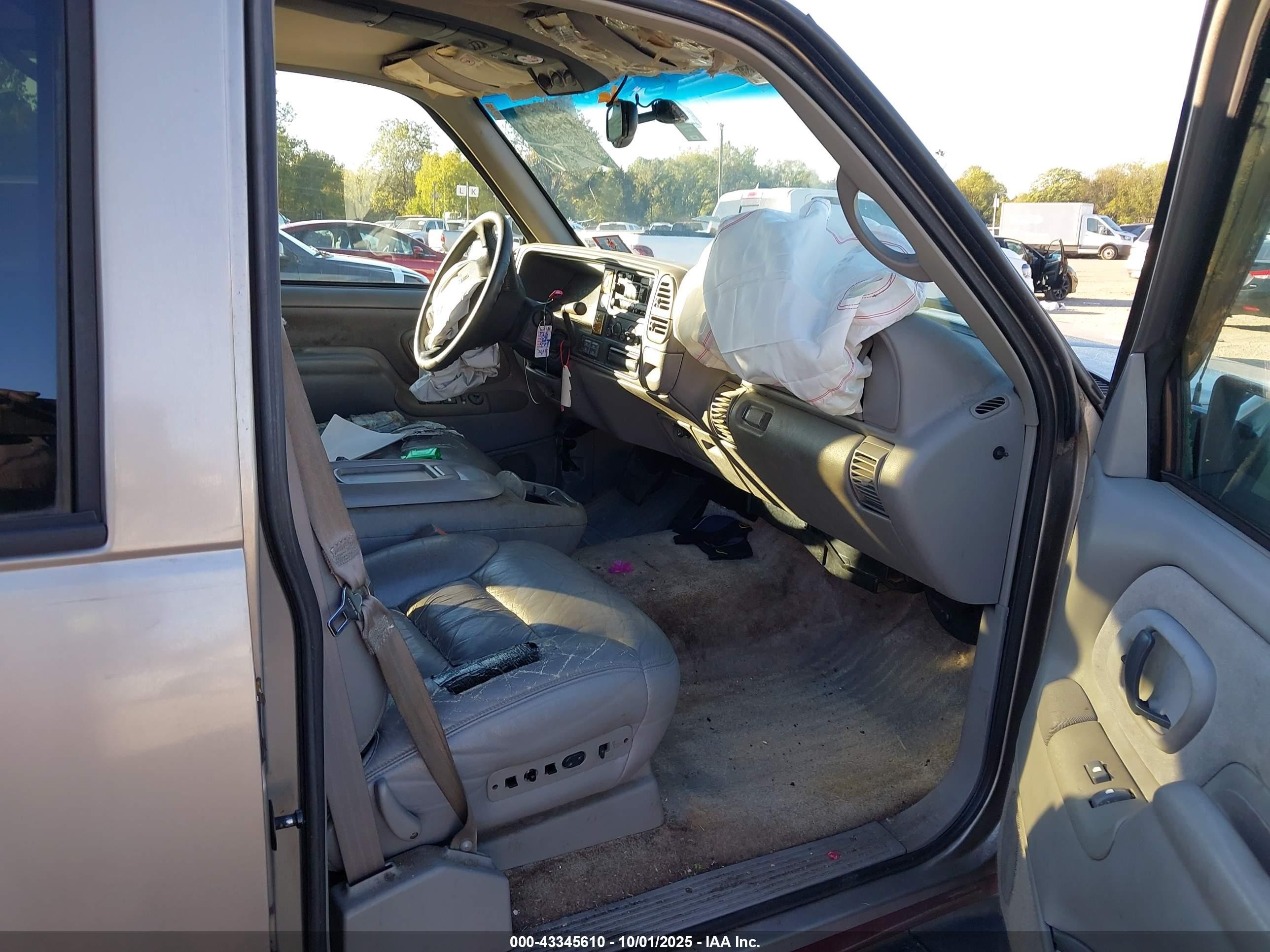 1998 Gmc Suburban 1500 Sl Champagne vin: 1GKFK16R4WJ717265