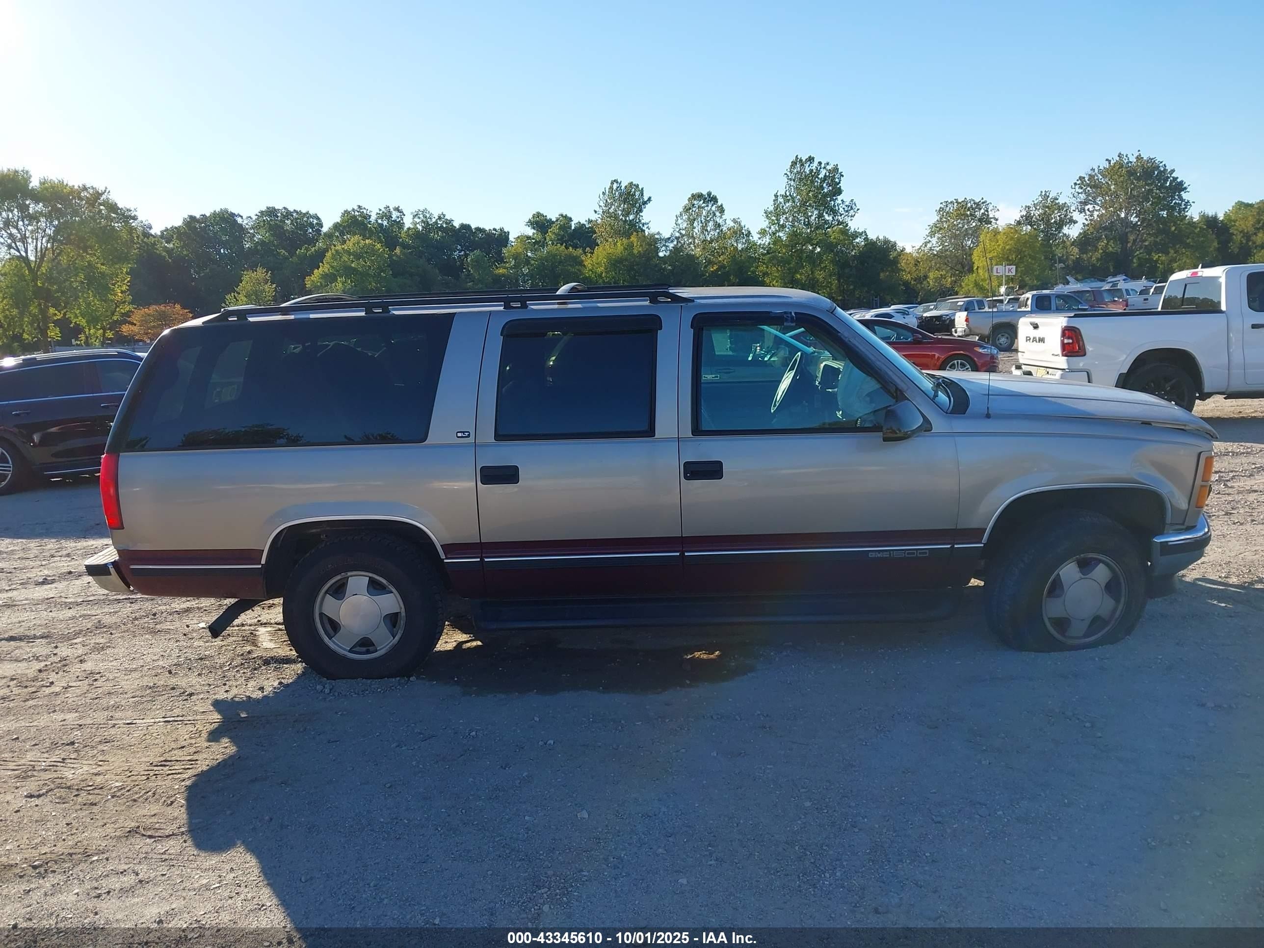 1998 Gmc Suburban 1500 Sl Champagne vin: 1GKFK16R4WJ717265