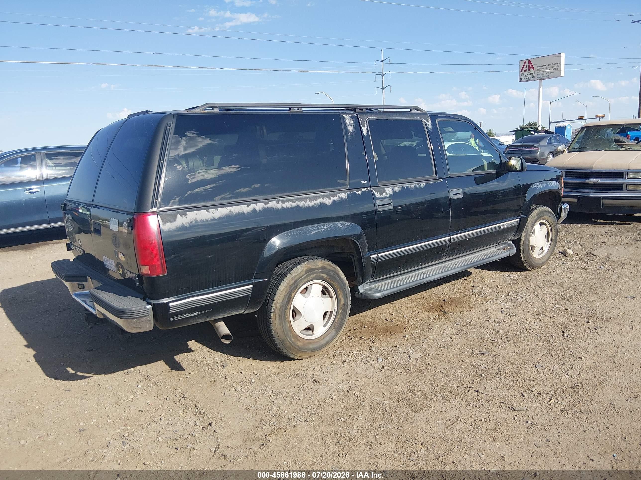 1998 Gmc Suburban 1500 Sl Black vin: 1GKFK16R4WJ729707