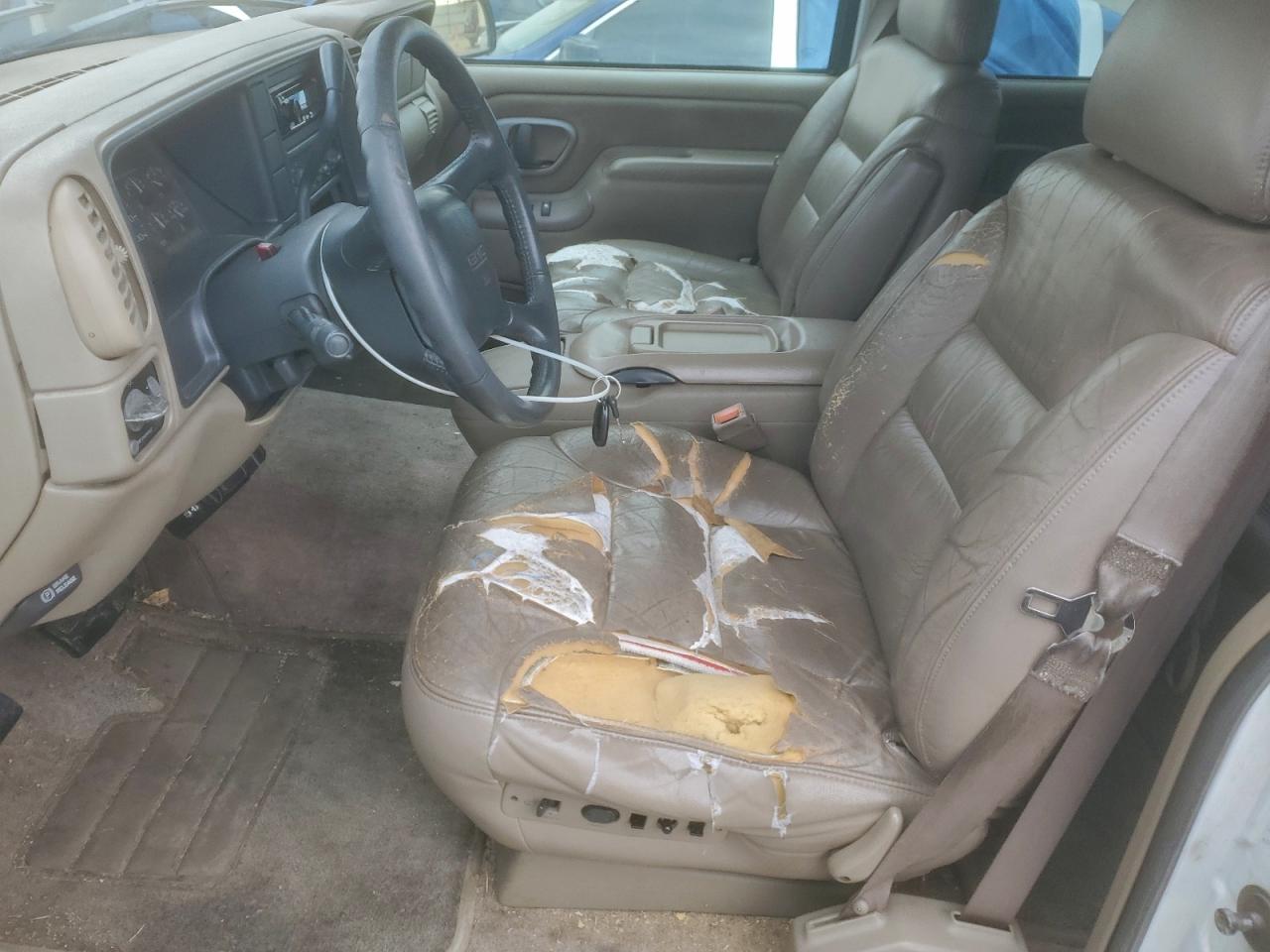1998 Gmc Suburban K1500 White vin: 1GKFK16R7WJ708396