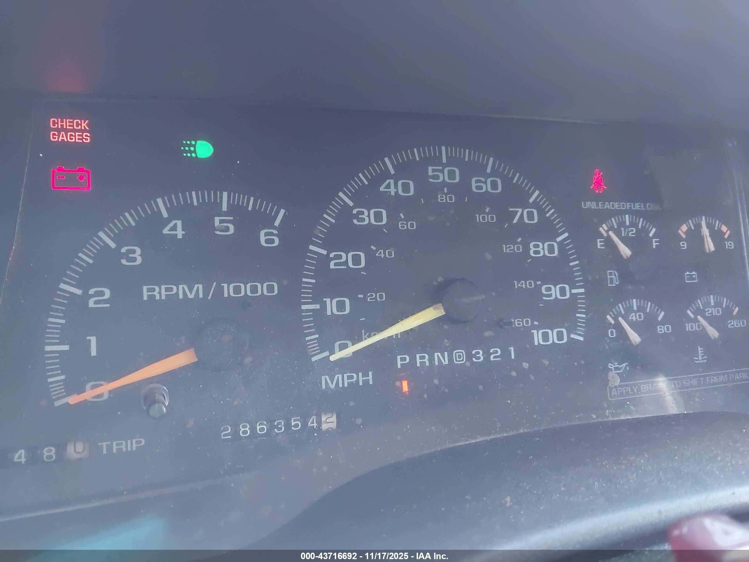 1999 Gmc Suburban 1500 Slt Cmi Белый vin: 1GKFK16R7XJ810170