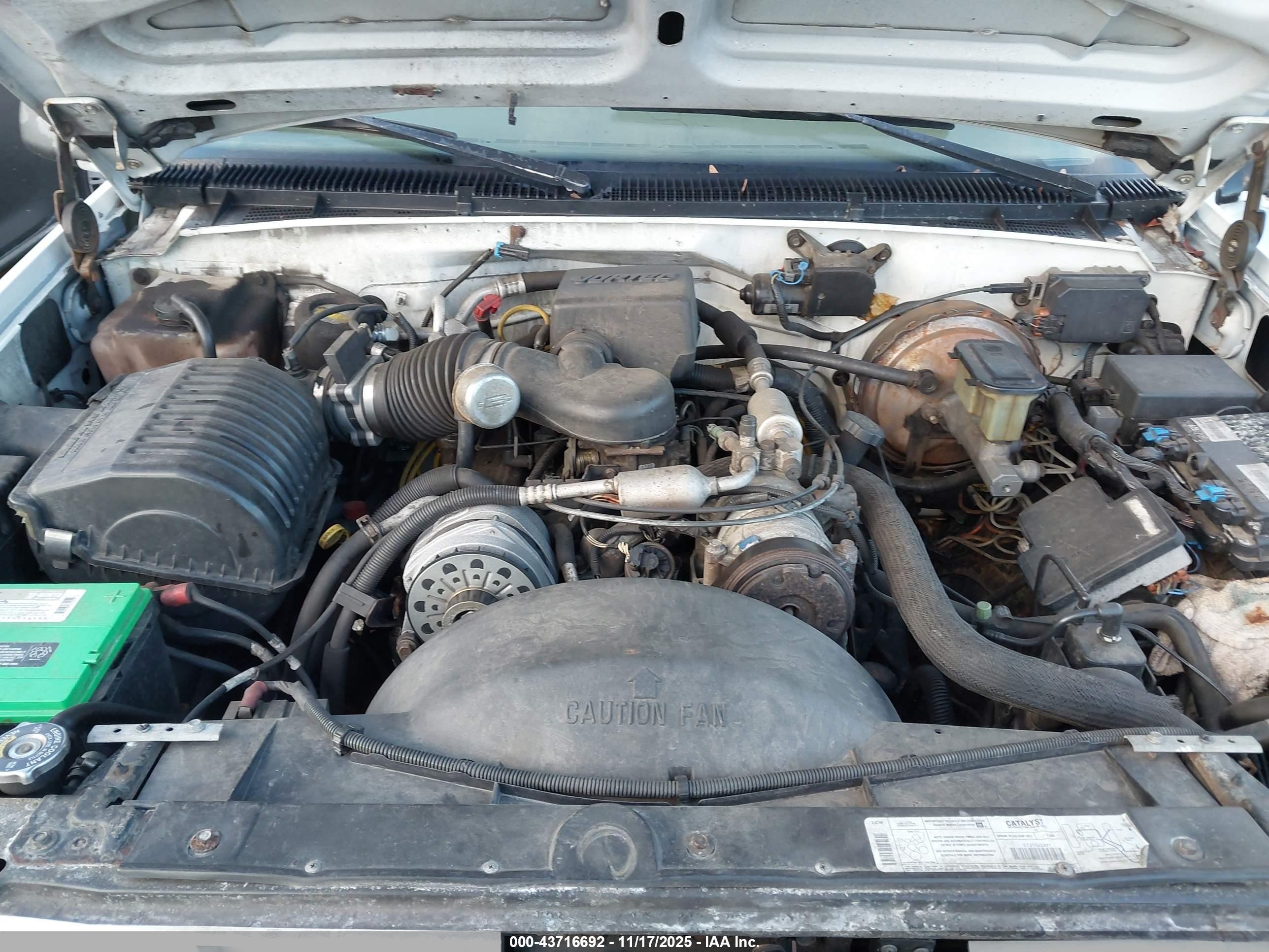 1999 Gmc Suburban 1500 Slt Cmi Белый vin: 1GKFK16R7XJ810170