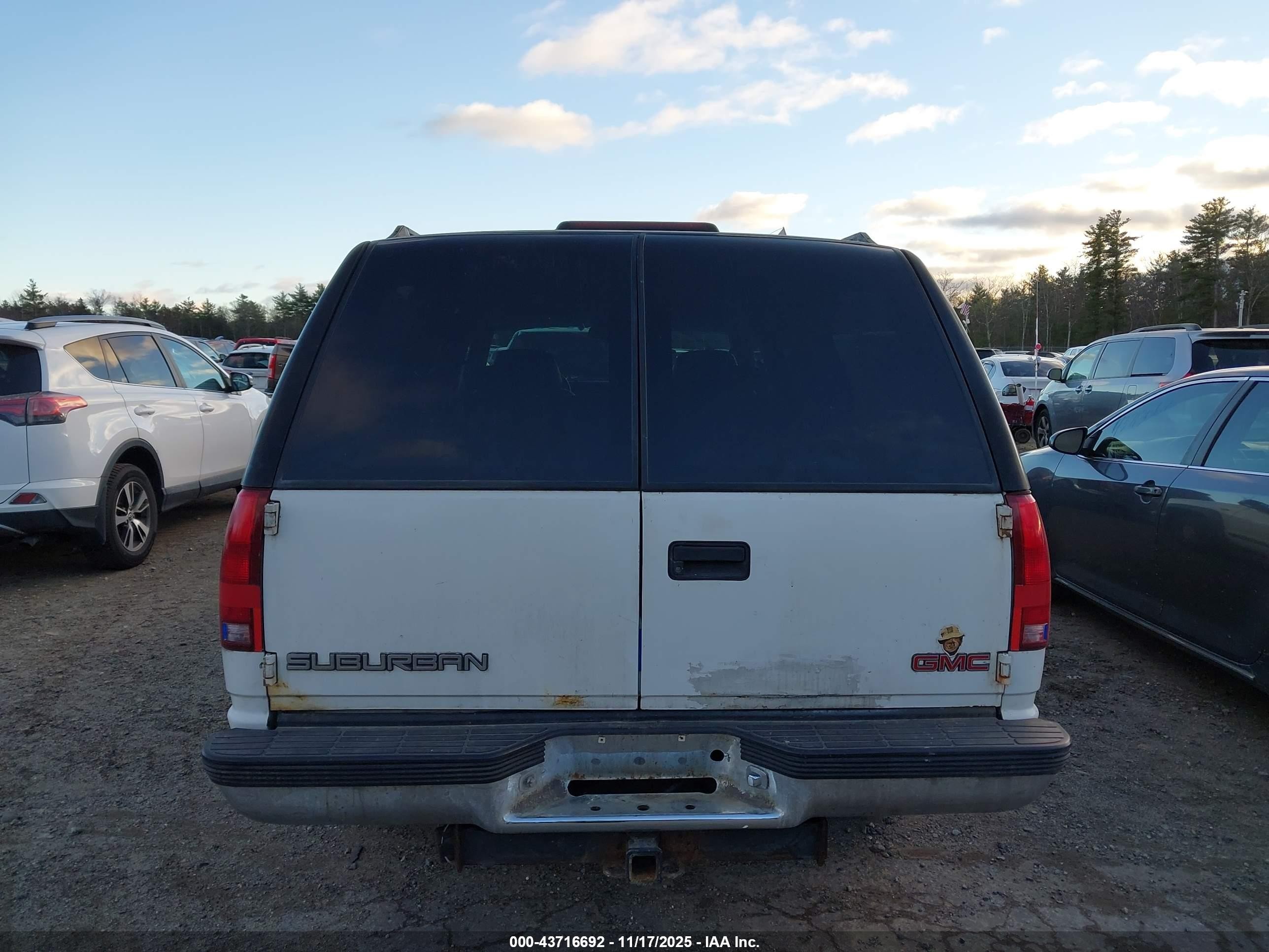 1999 Gmc Suburban 1500 Slt Cmi Белый vin: 1GKFK16R7XJ810170