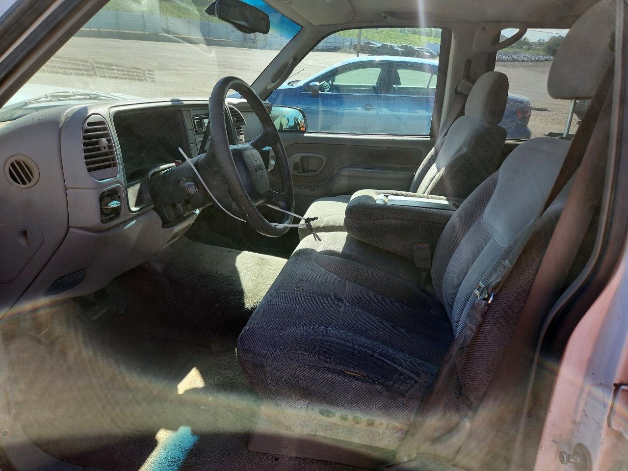 1999 Gmc Suburban K1500 White vin: 1GKFK16R8XJ802255